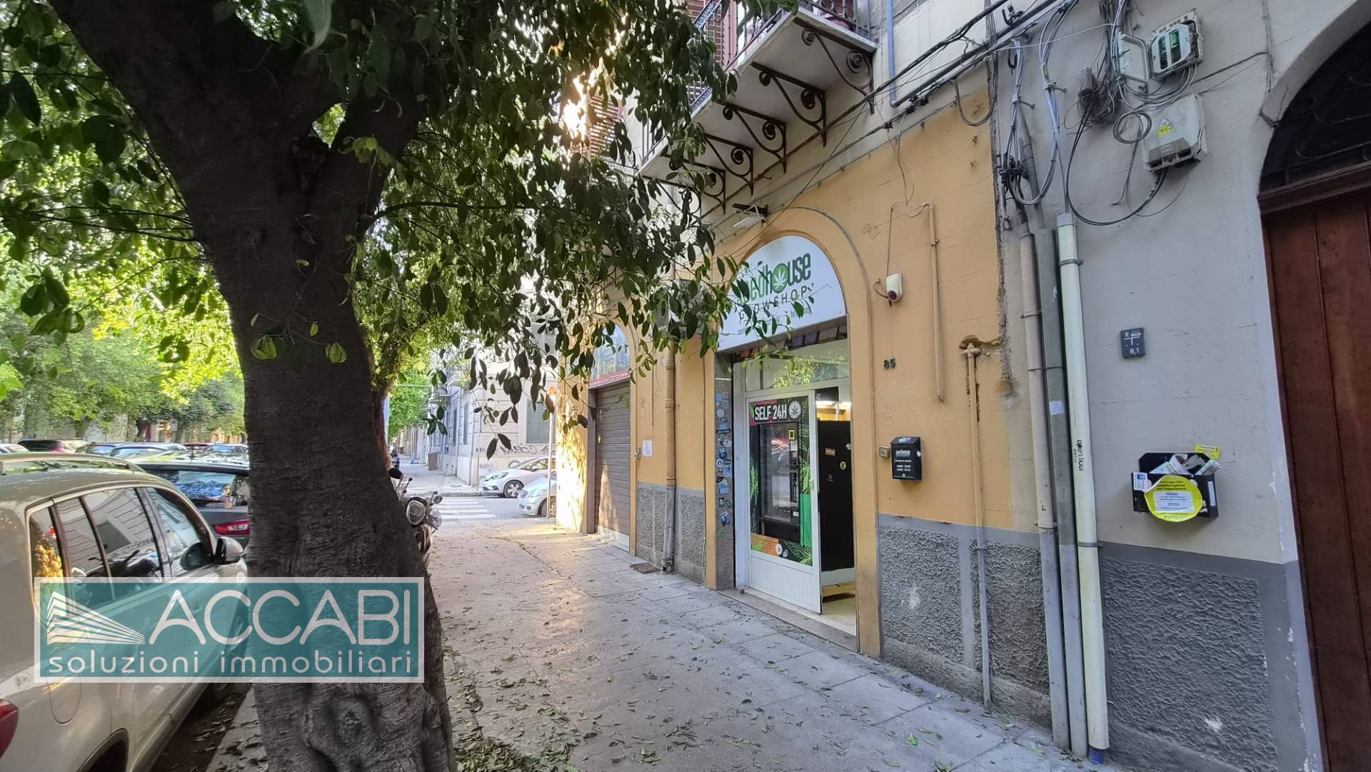 Locale commerciale in vendita a Palermo, Libert