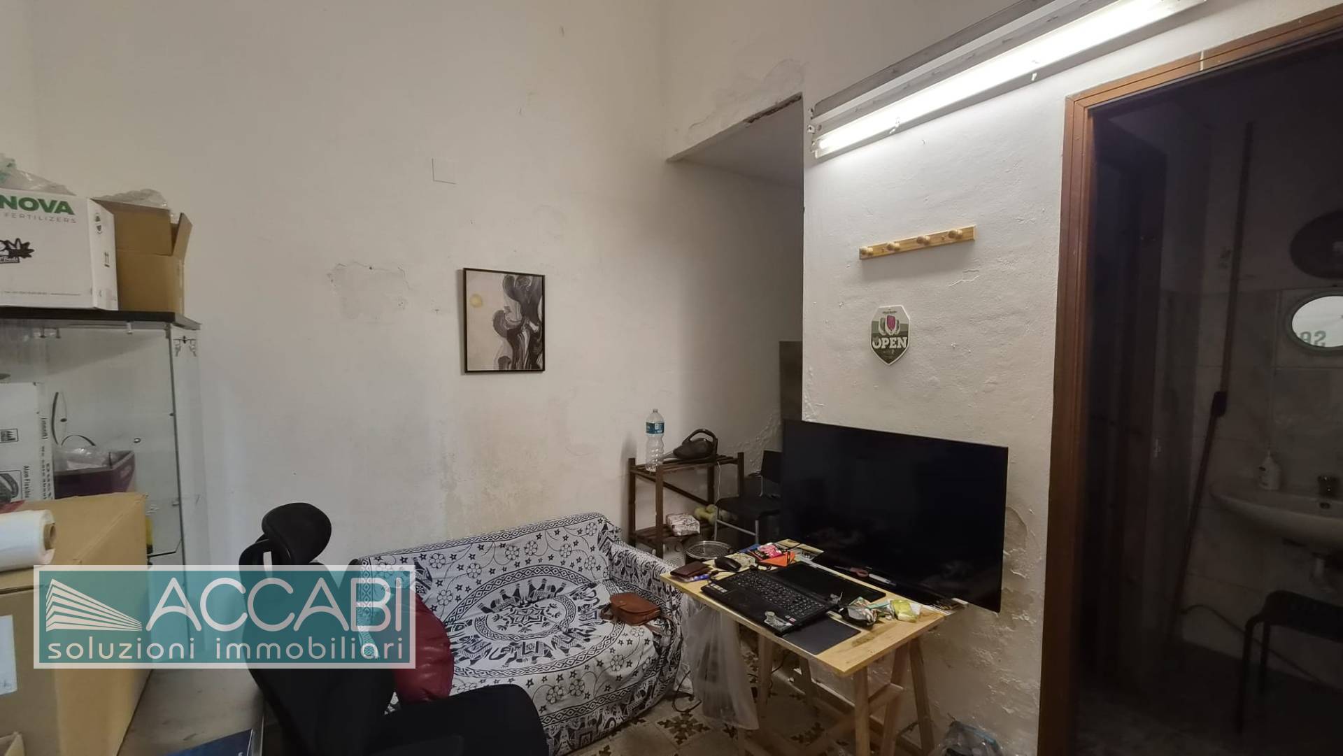 Locale commerciale in vendita a Palermo, Libert