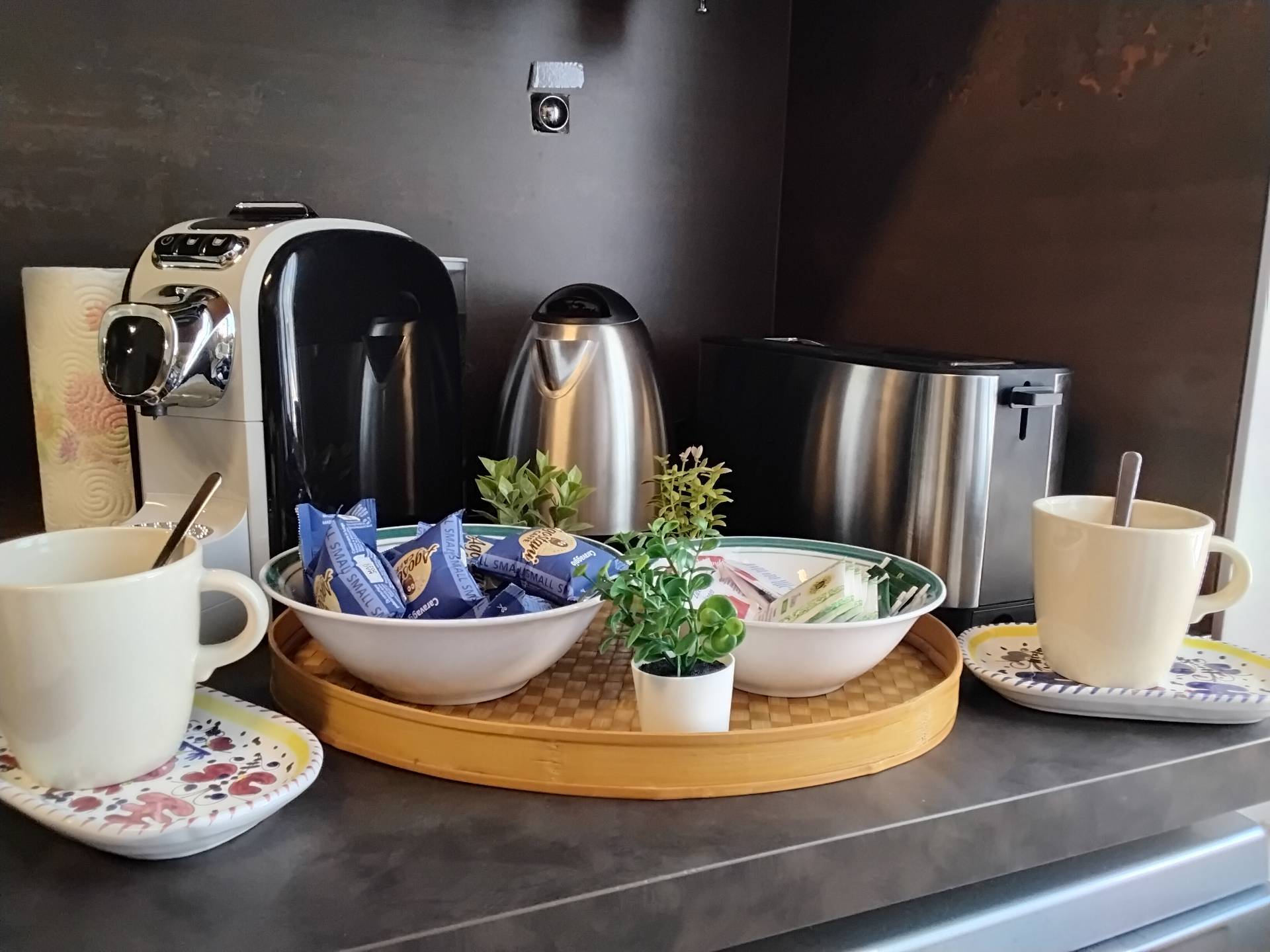 Appartamento in affitto a Milano, Testi