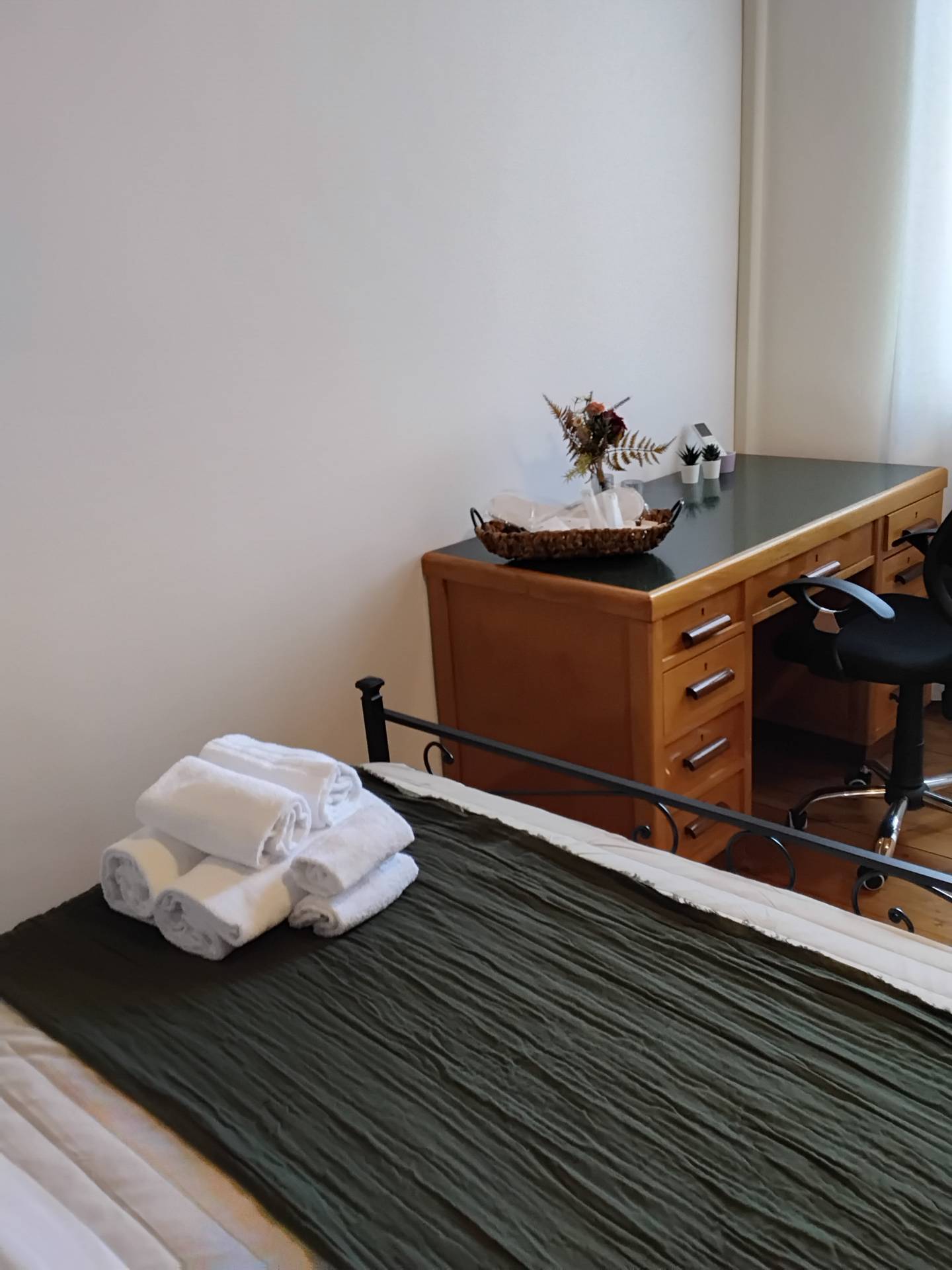 Appartamento in affitto a Milano, Testi