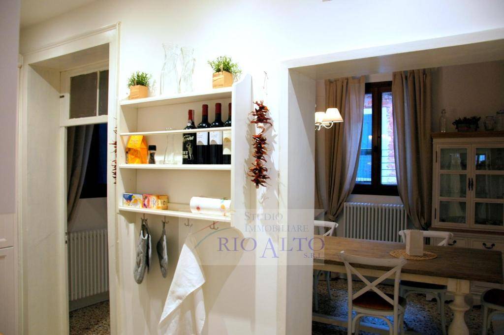 Appartamento in vendita a Venezia, San Polo