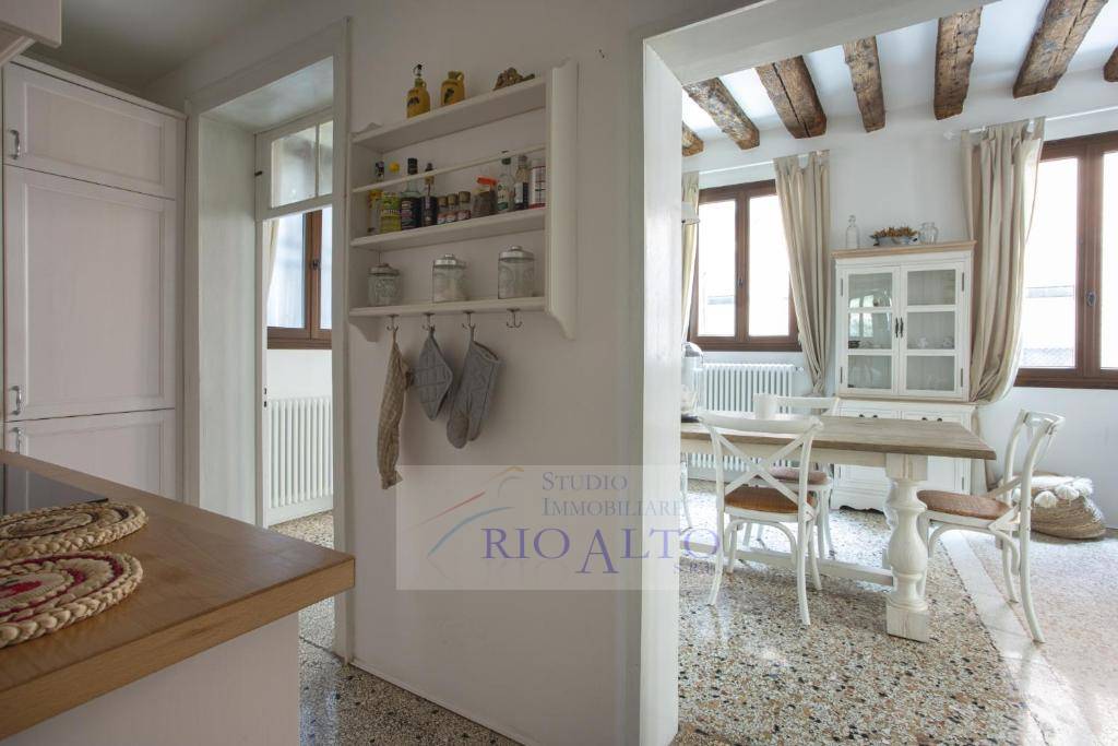 Appartamento in vendita a Venezia, San Polo