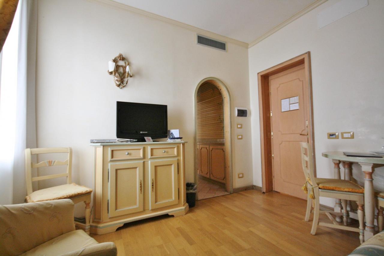 Bi-Locale in vendita a Venezia, Lido di Venezia