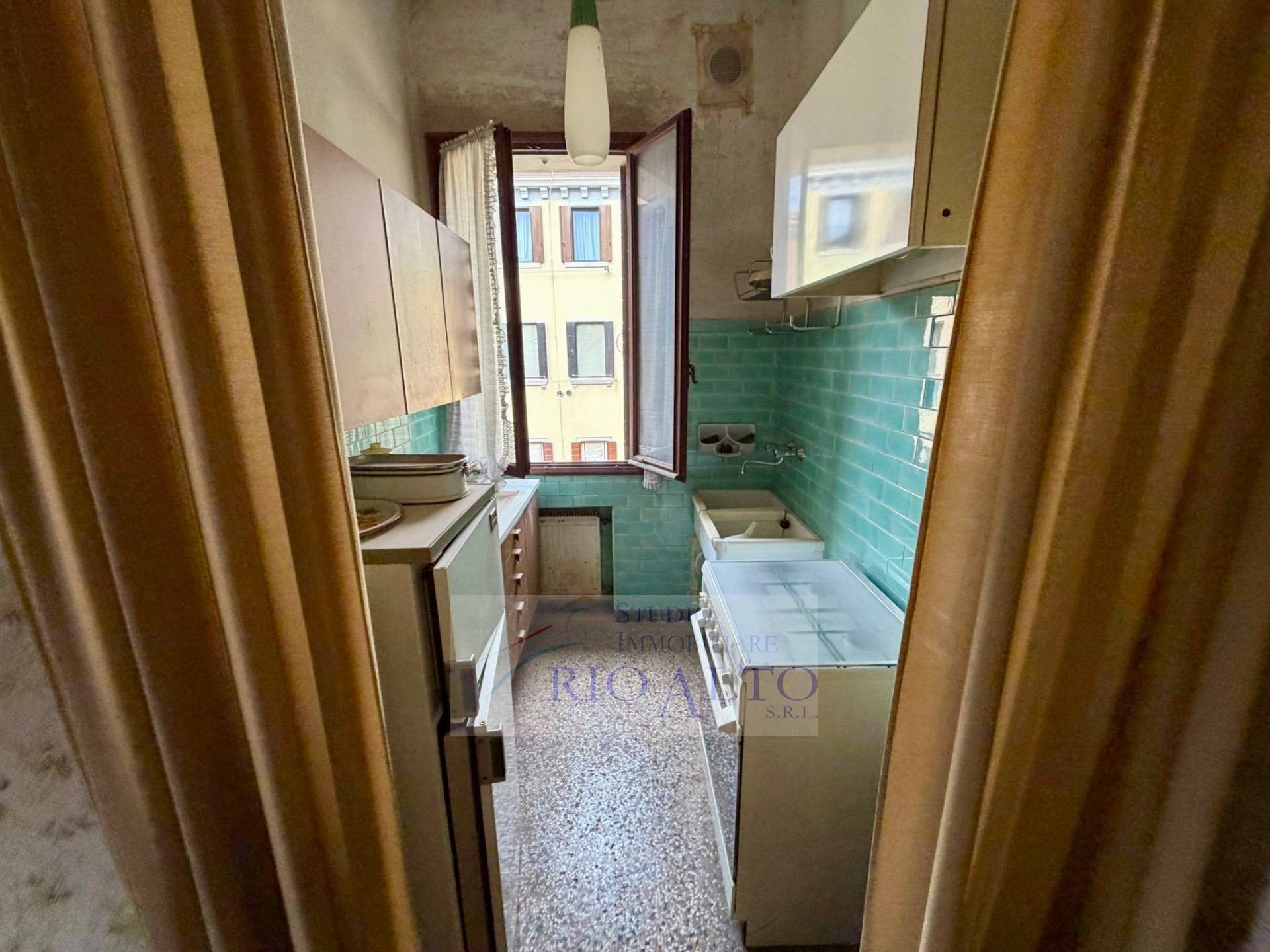 Appartamento in vendita a Venezia, S. Elena