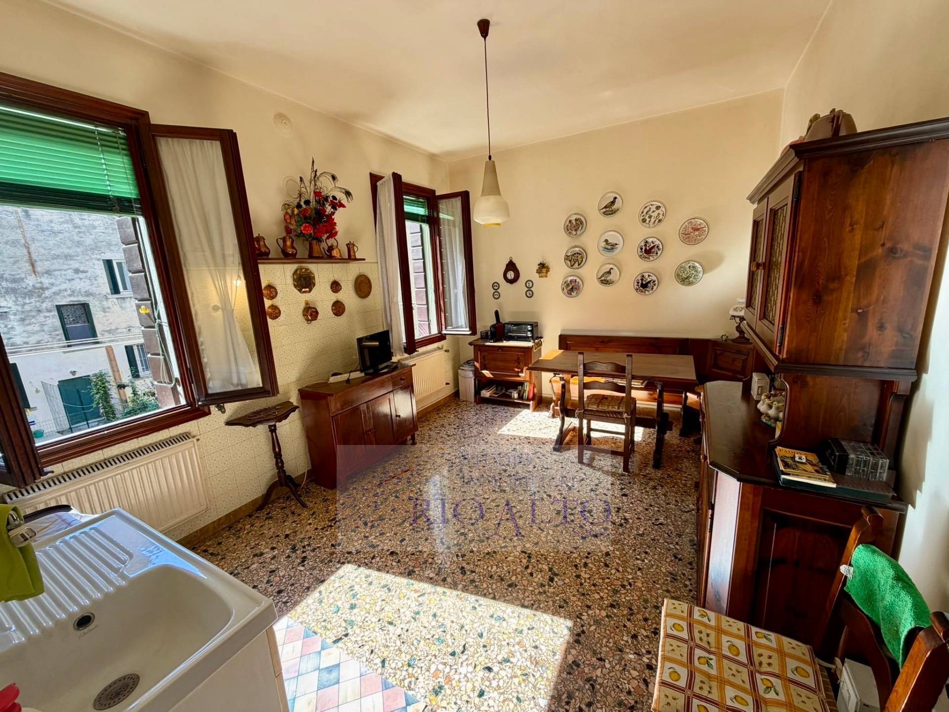 Appartamento in vendita a Venezia, S. Elena