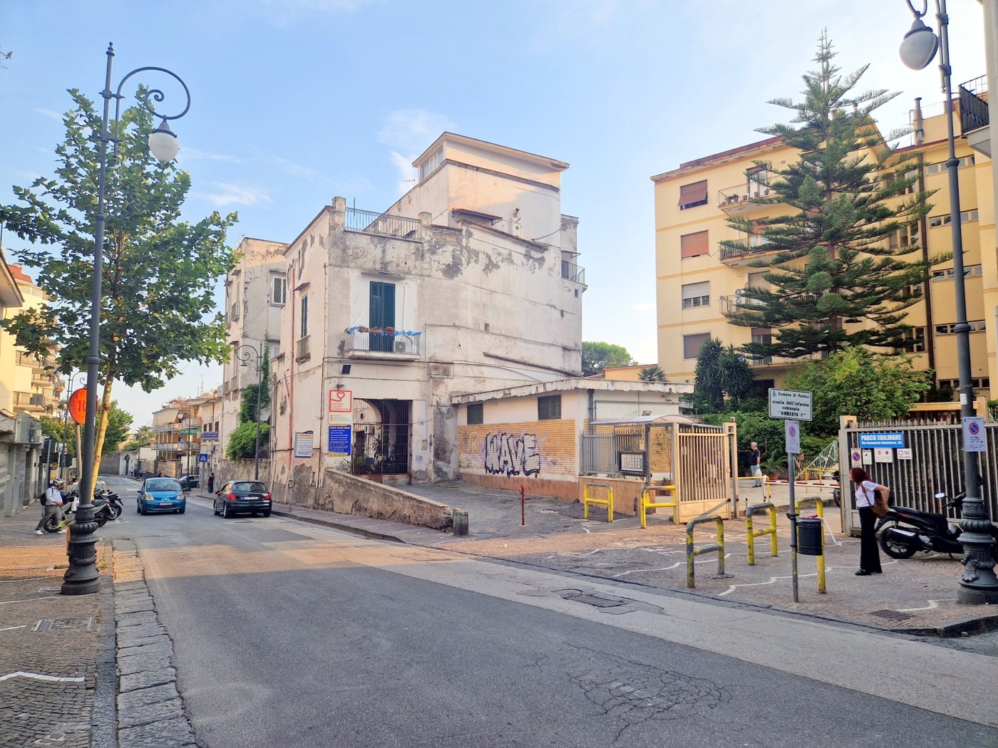 Monolocale arredato in affitto a Portici
