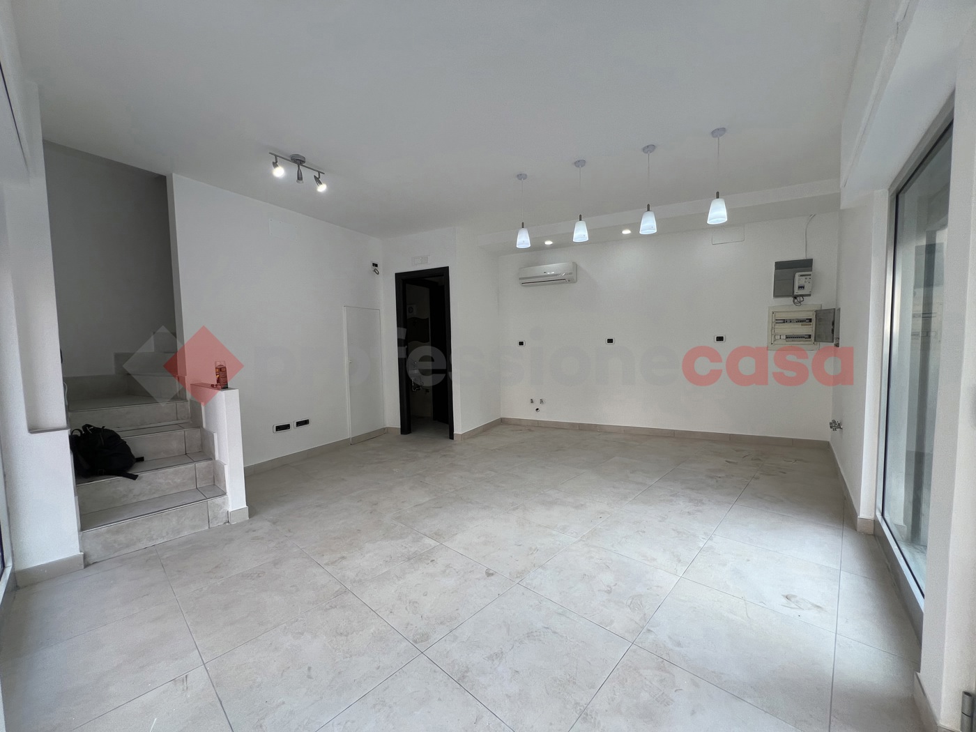 Negozio in affitto a Portici