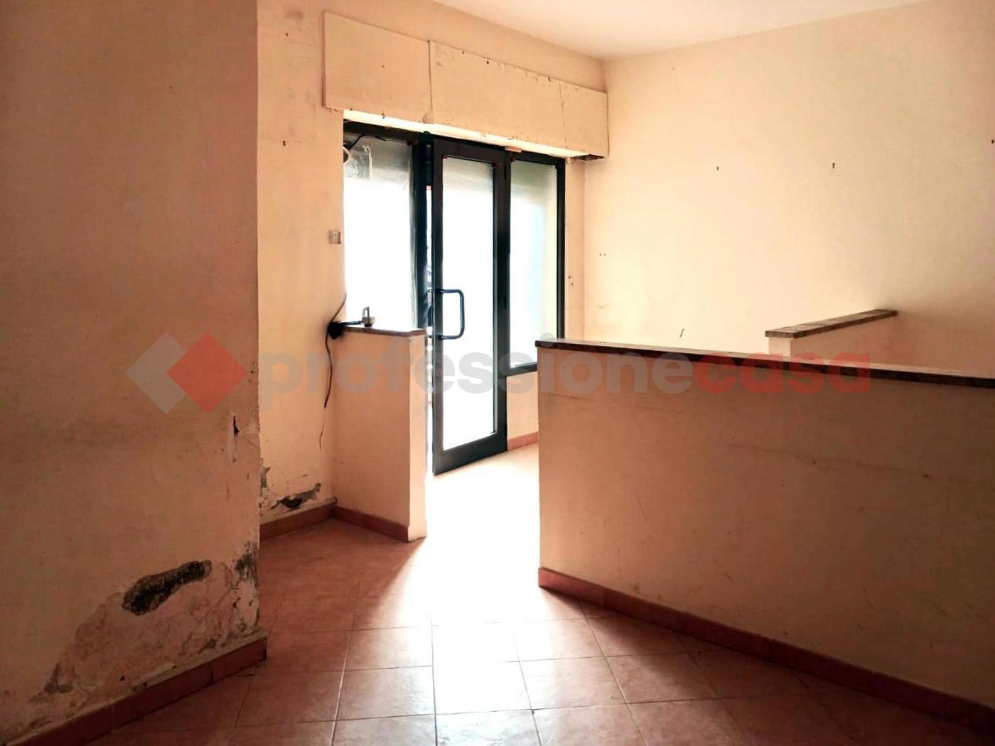 Negozio in affitto a Portici