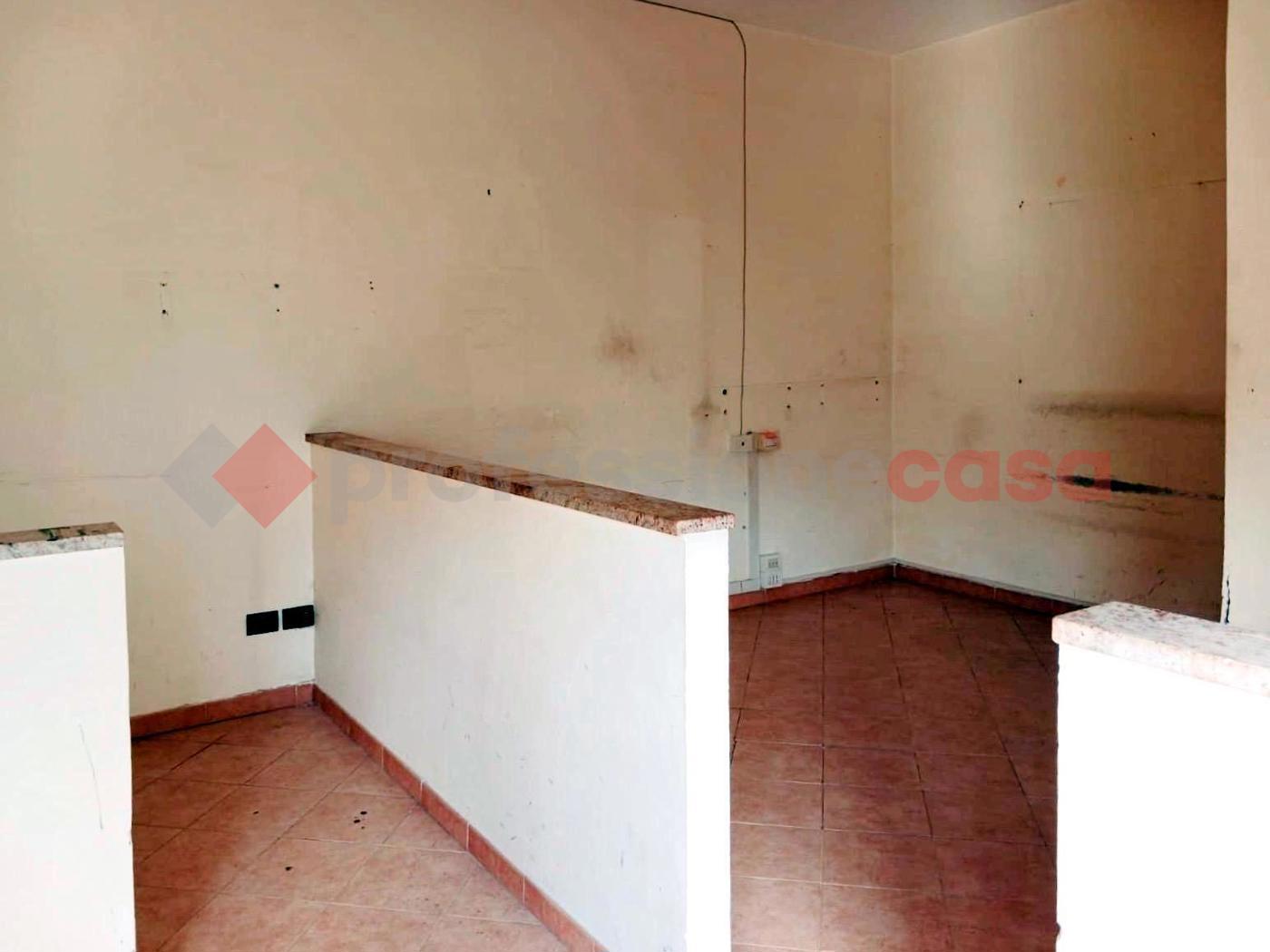 Negozio in affitto a Portici