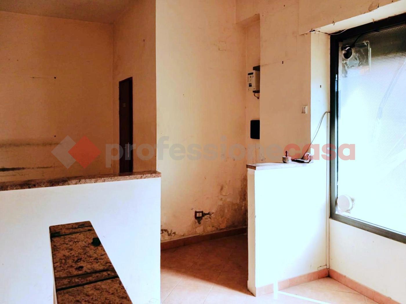 Negozio in affitto a Portici