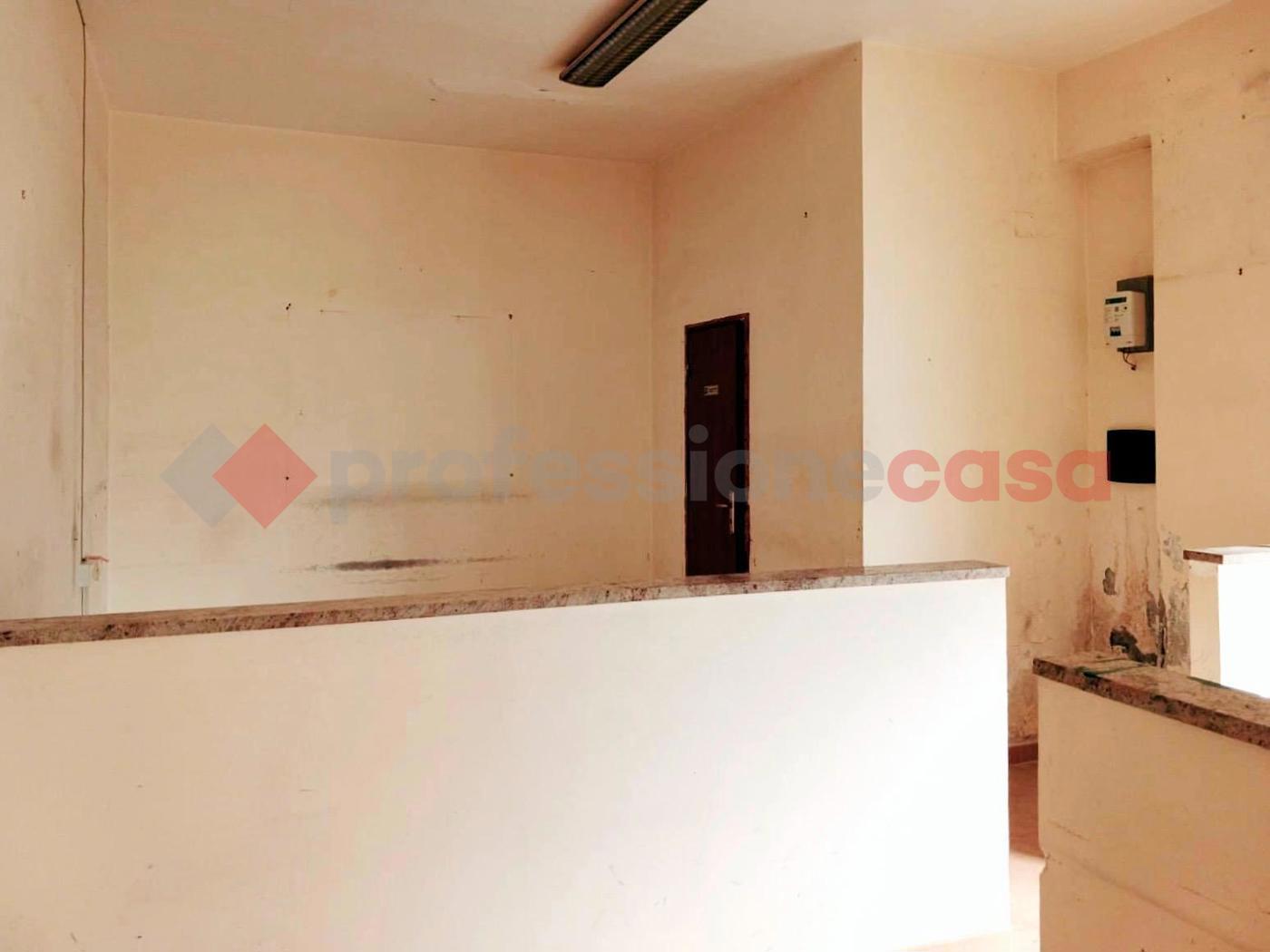 Negozio in affitto a Portici