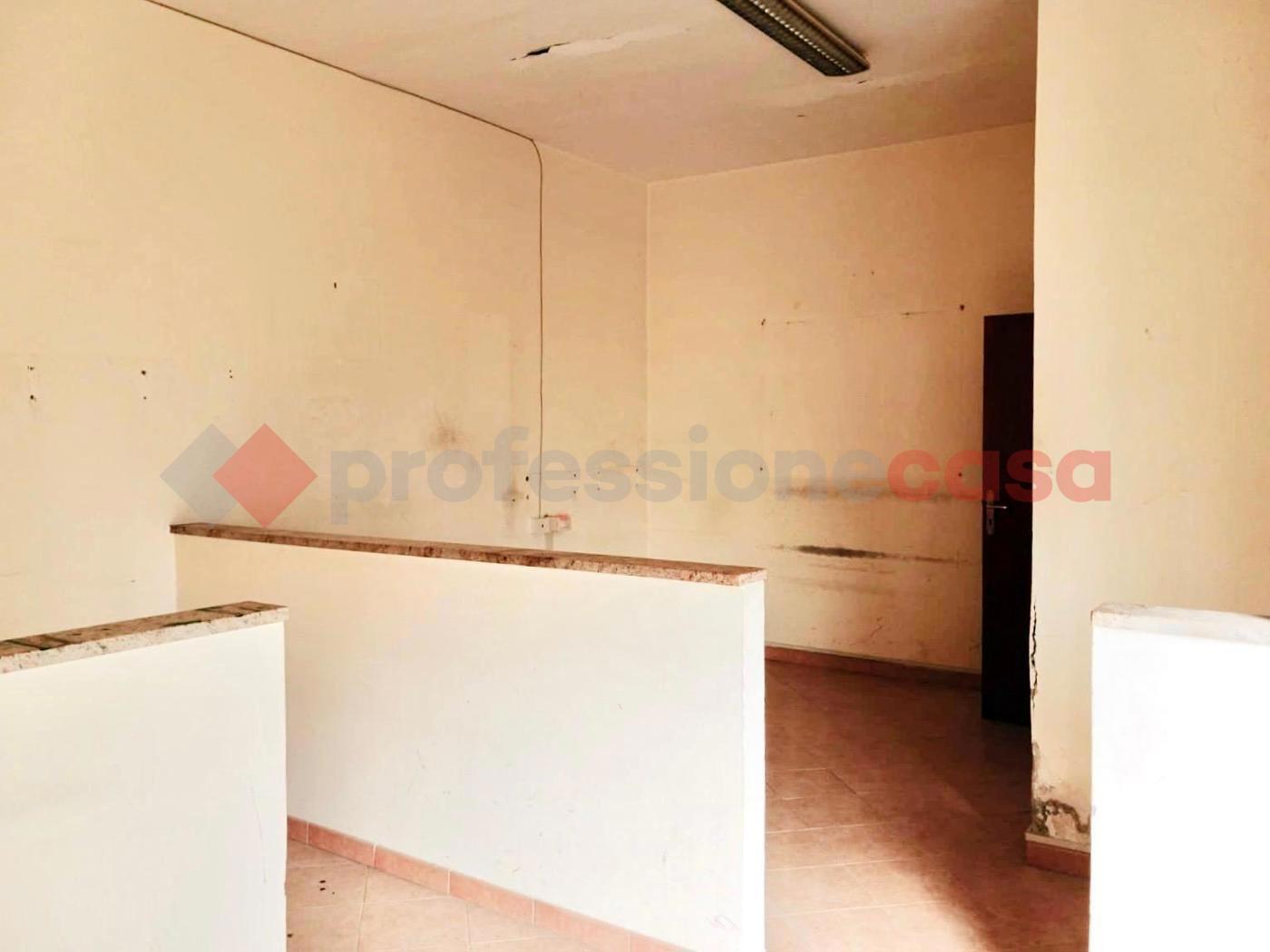 Negozio in affitto a Portici