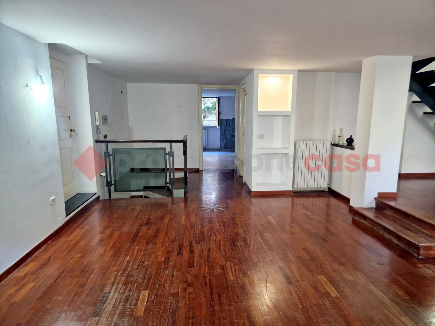 Quadrilocale con box a Portici