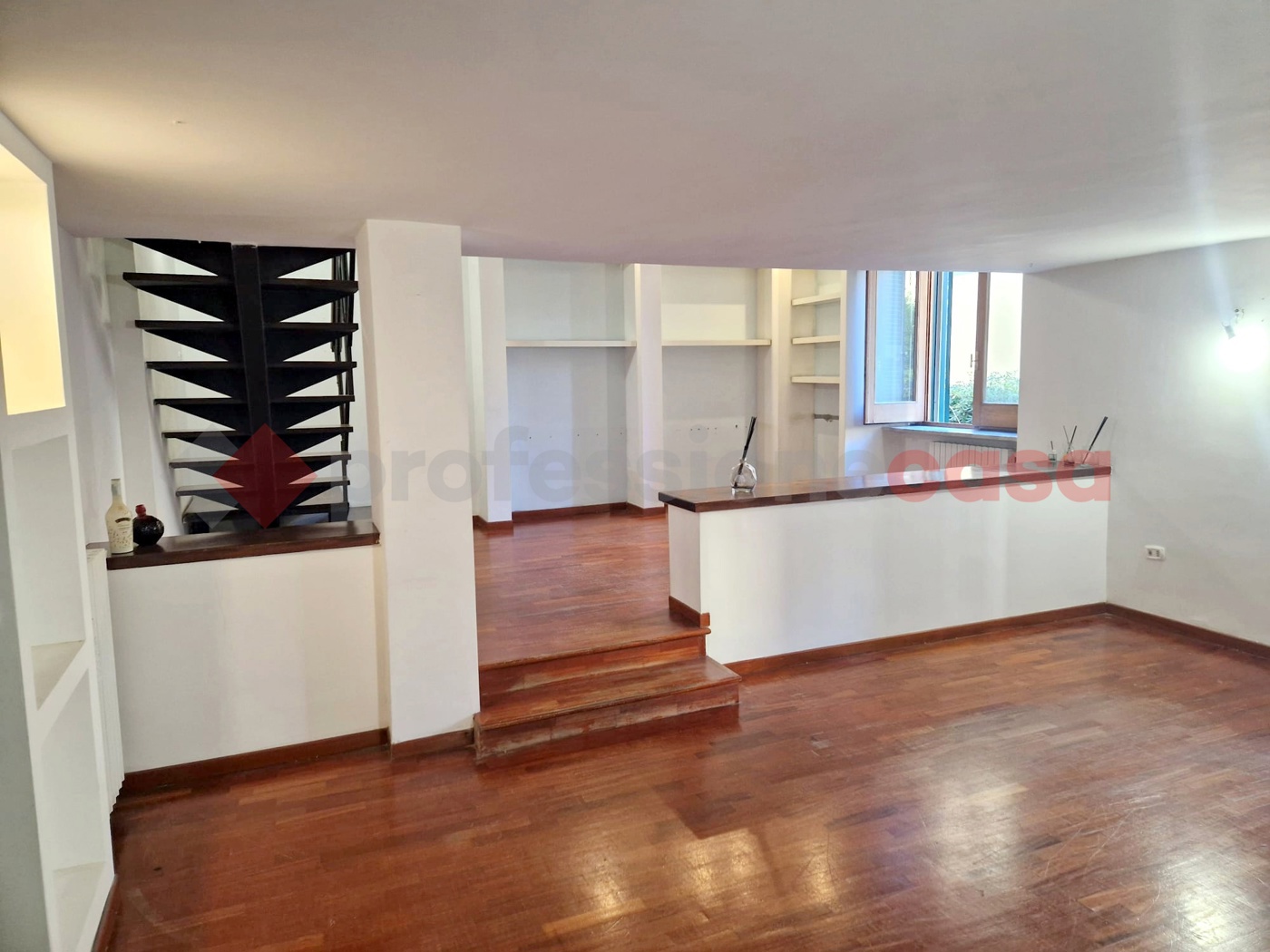 Quadrilocale con box a Portici