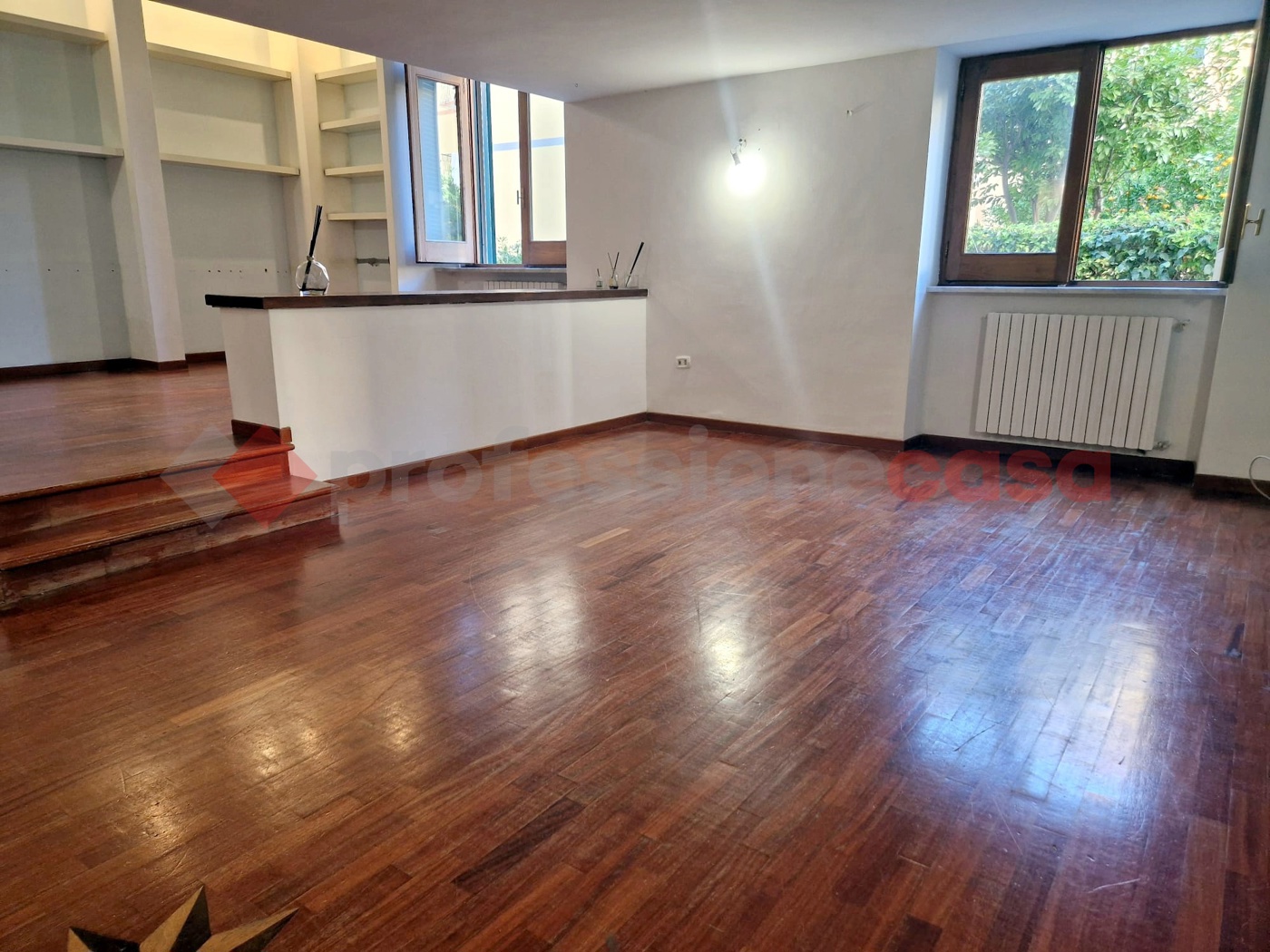 Quadrilocale con box a Portici