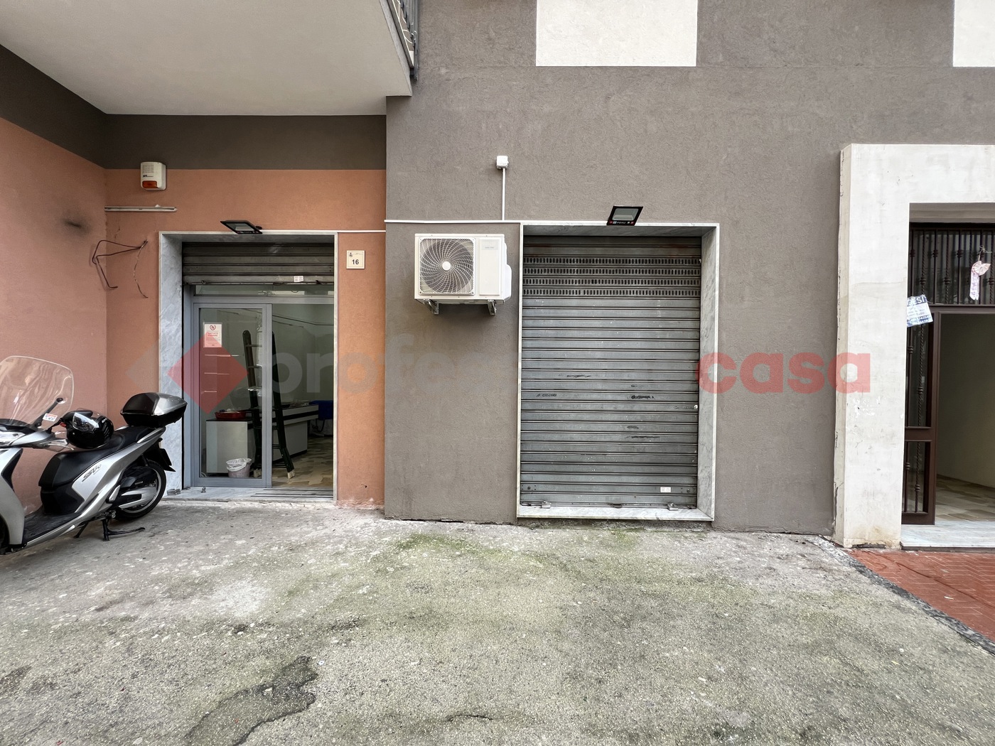 Negozio in affitto a San Giorgio a Cremano