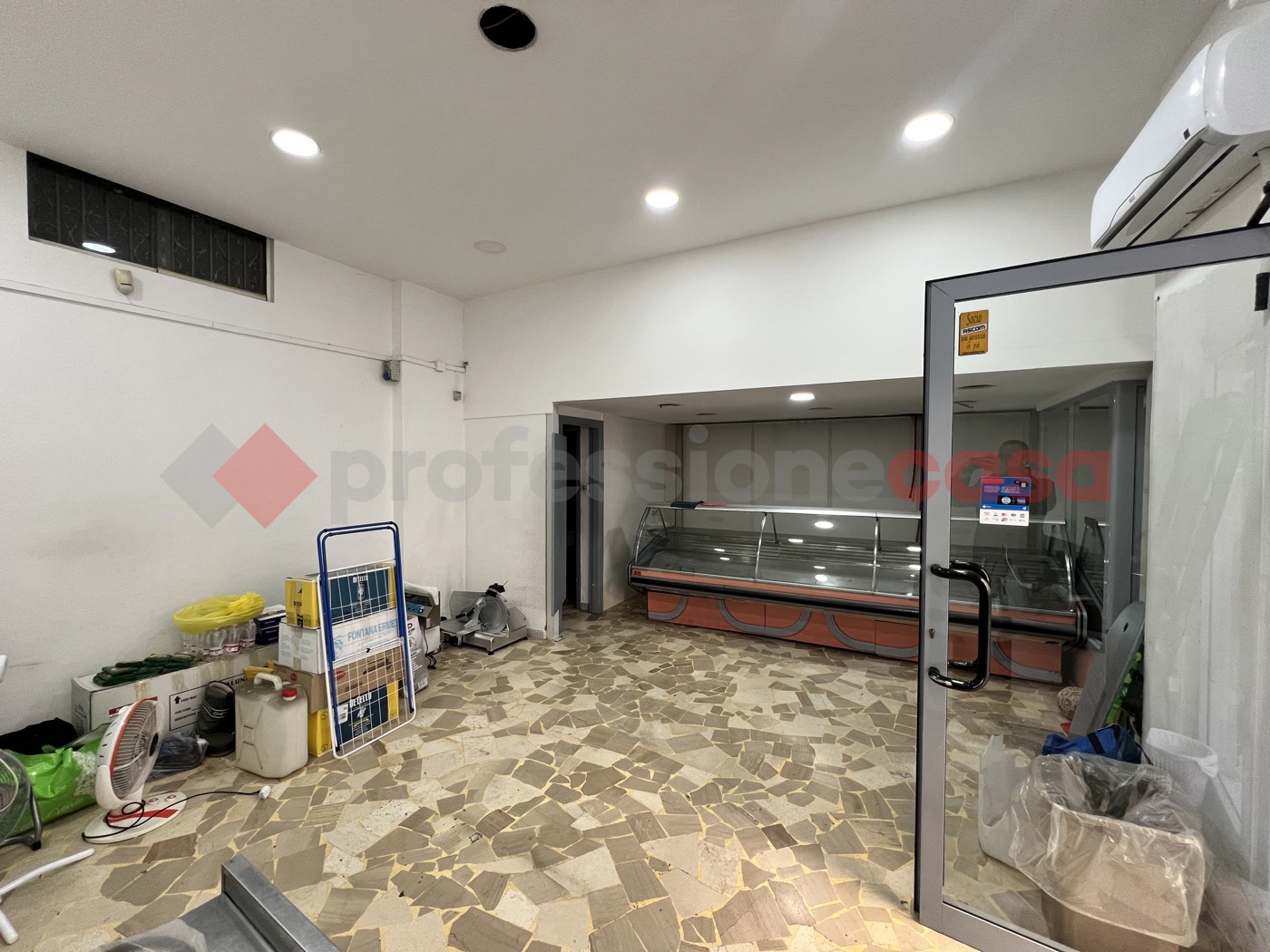 Negozio in affitto a San Giorgio a Cremano