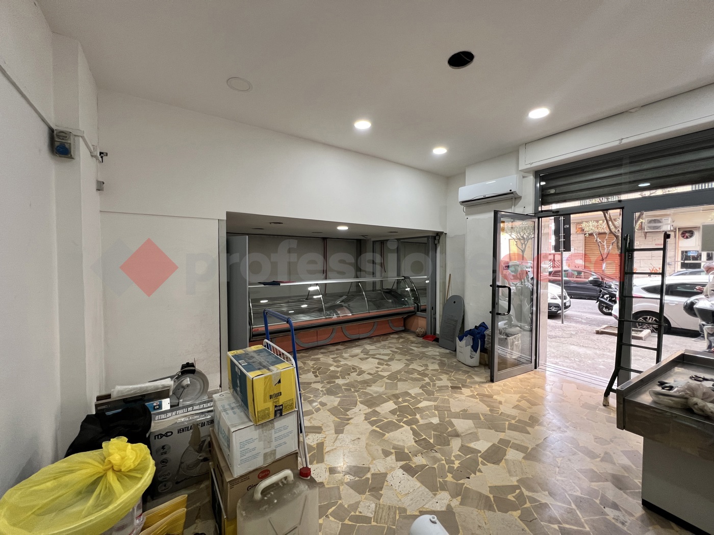 Negozio in affitto a San Giorgio a Cremano