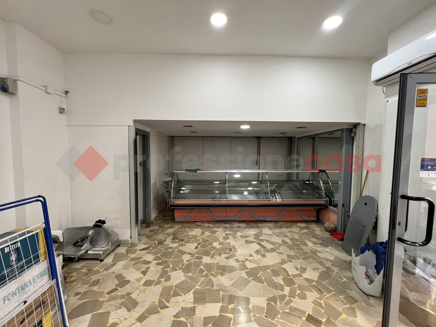 Negozio in affitto a San Giorgio a Cremano