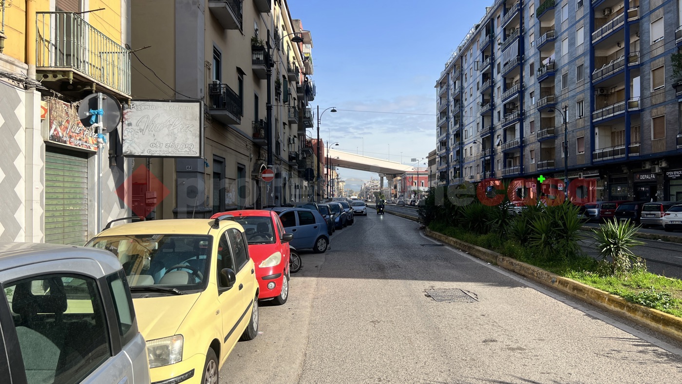 Negozio in affitto a Napoli