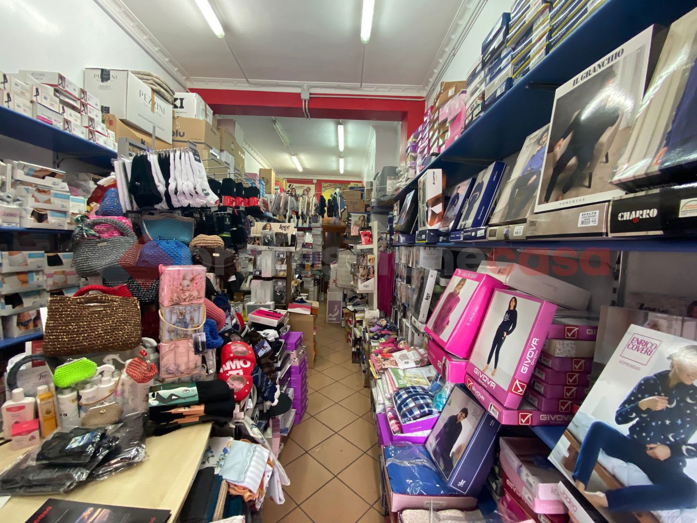 Attivit� commerciale in vendita a Portici