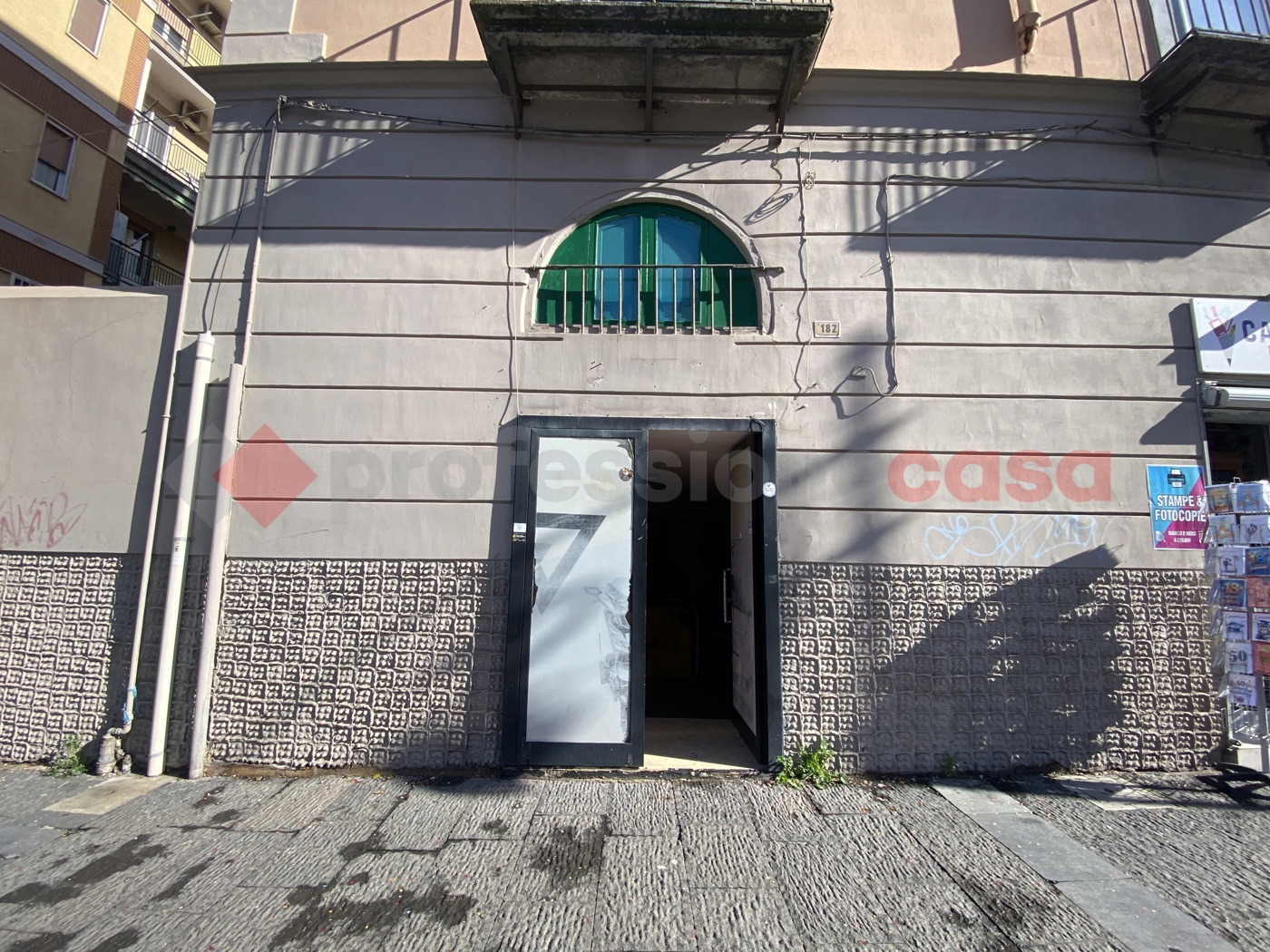 Negozio in affitto a Portici