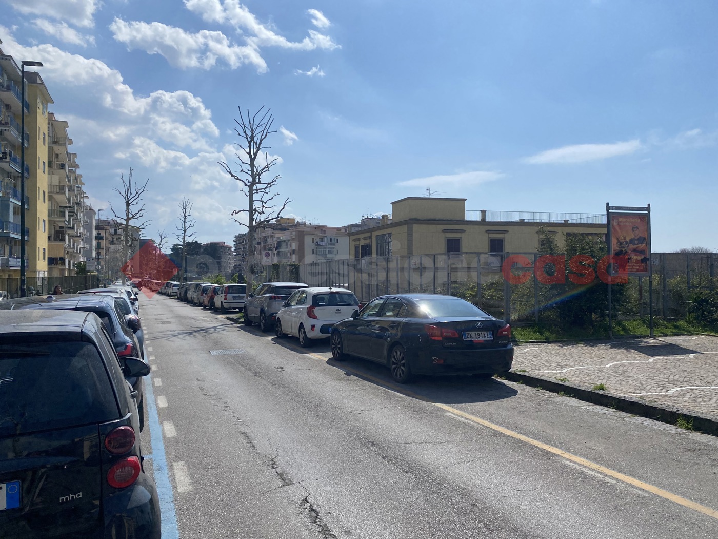 Box/Garage 100mq in vendita a Portici