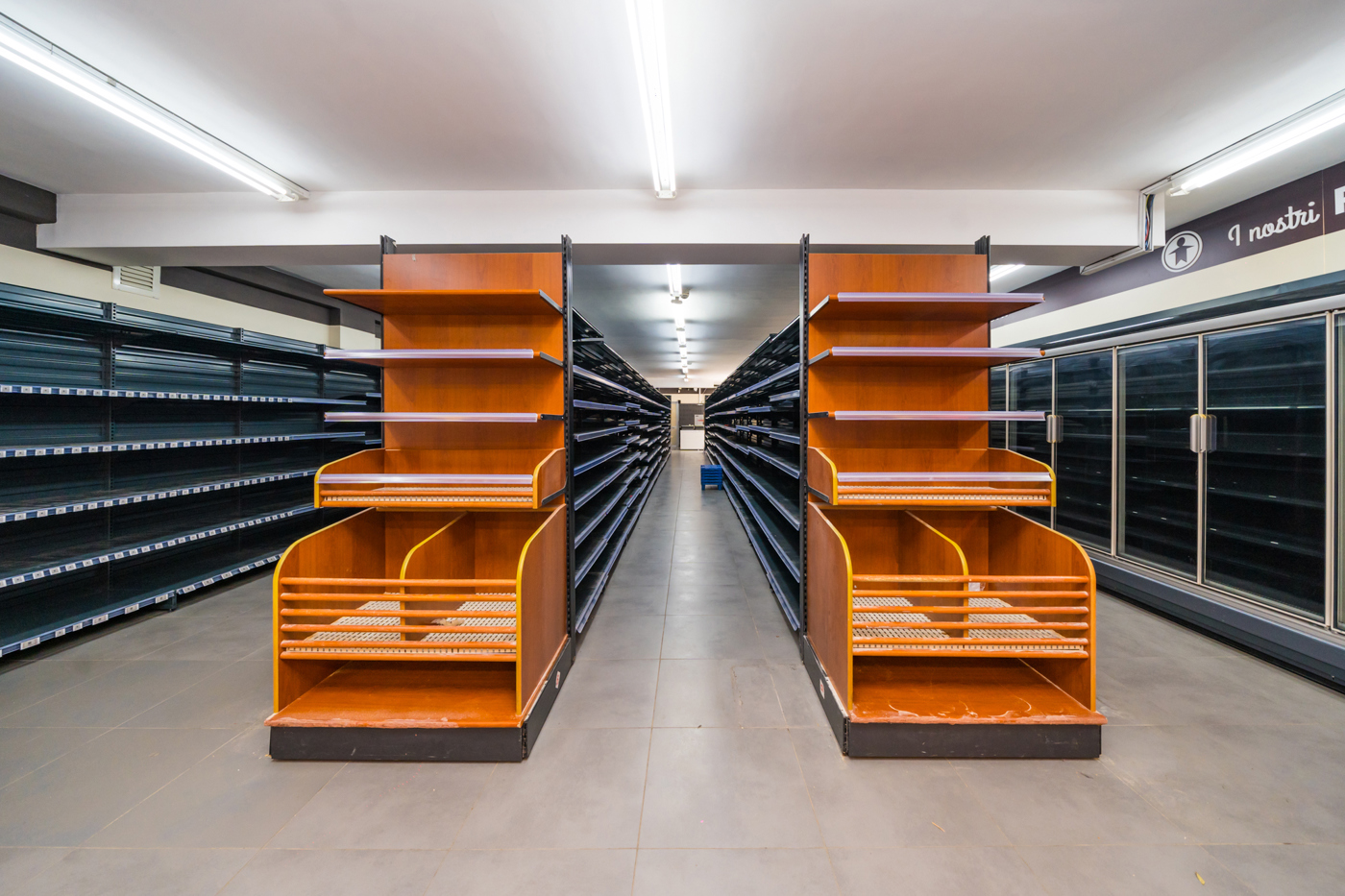 Negozio ristrutturato a Portici