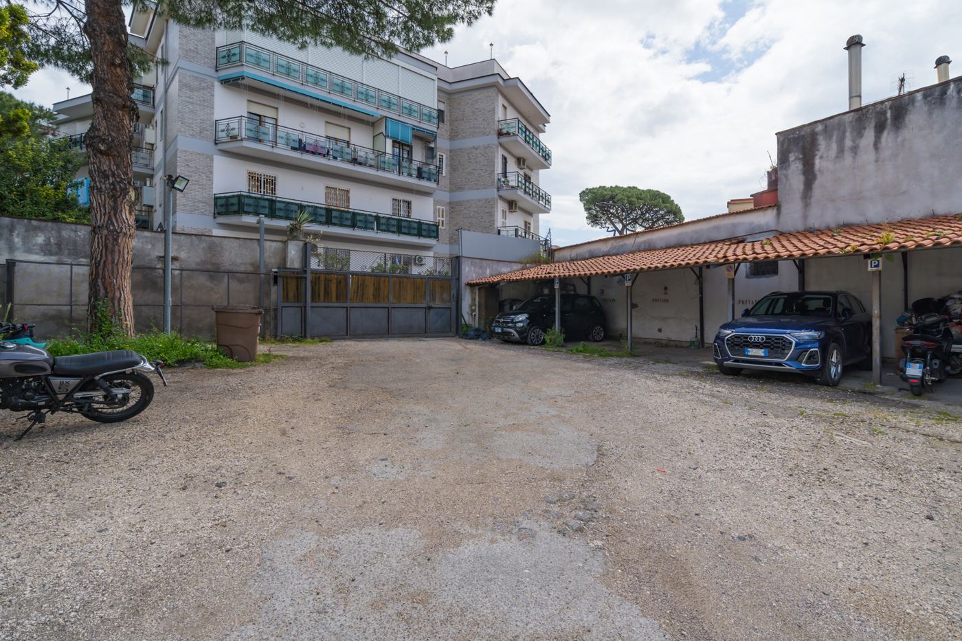 Negozio ristrutturato a Portici