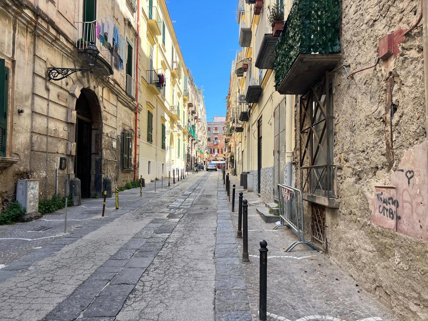 Monolocale arredato in affitto a Portici