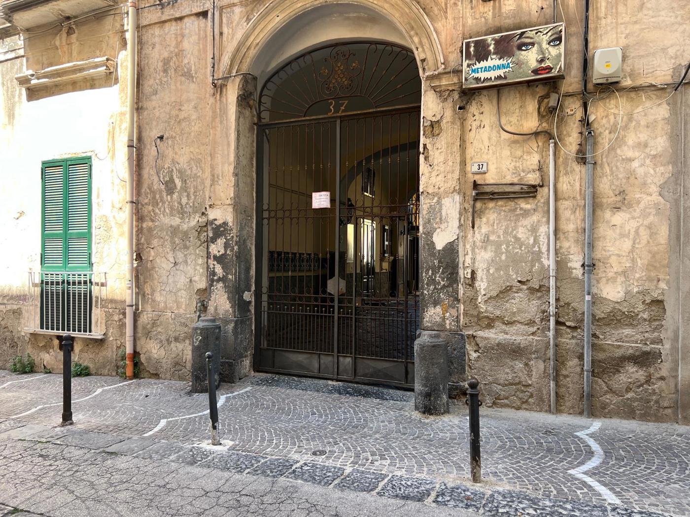 Monolocale arredato in affitto a Portici