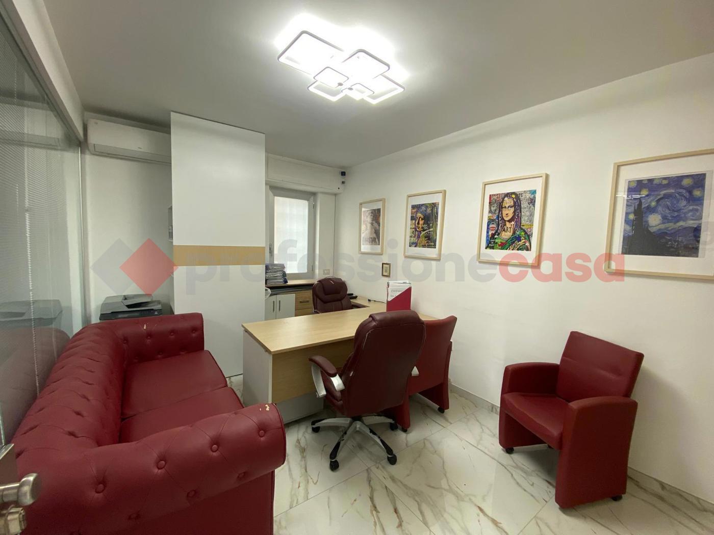 Ufficio ristrutturato a Napoli