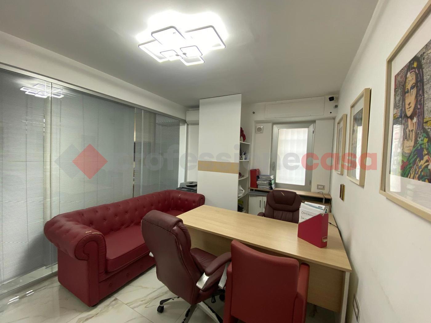 Ufficio ristrutturato a Napoli