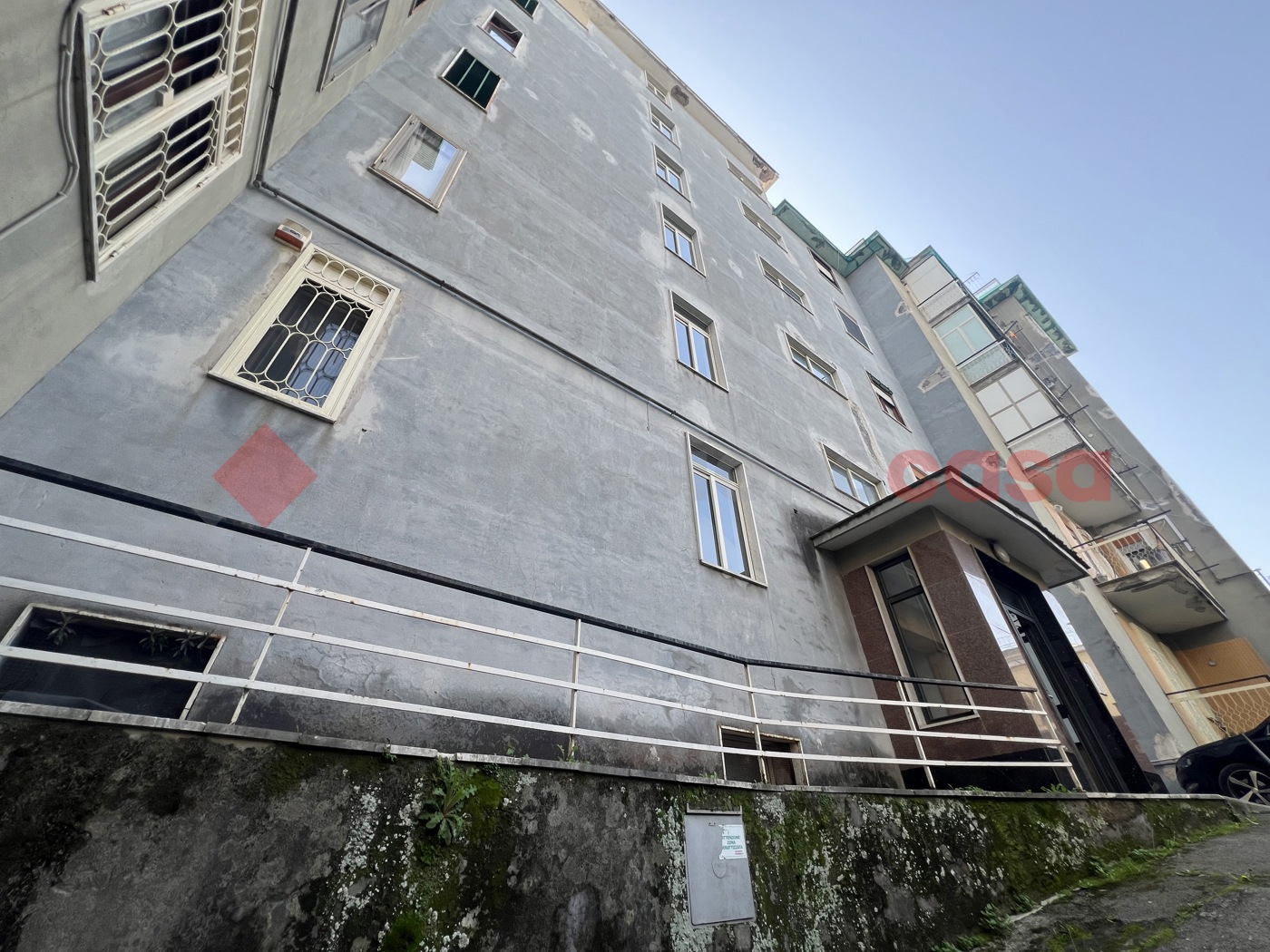 Box/Garage 17mq in vendita a Portici