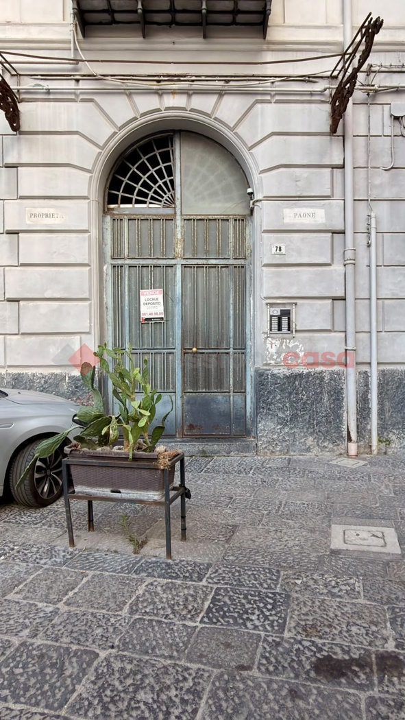 Magazzino in vendita a Portici