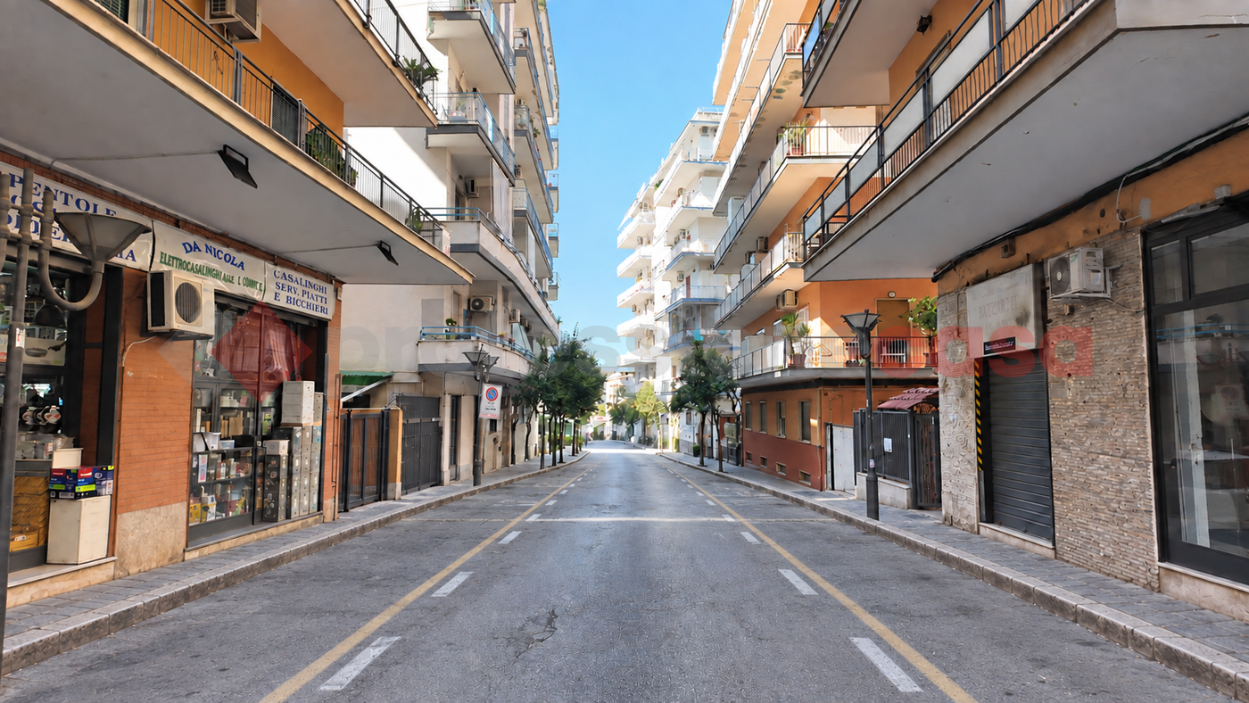 Negozio in affitto a Portici