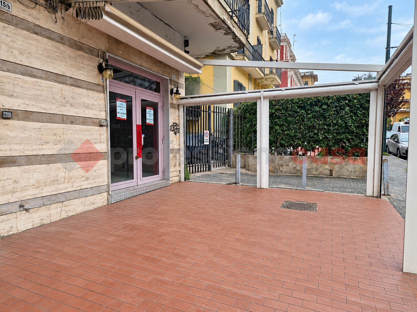 Negozio in affitto a Portici