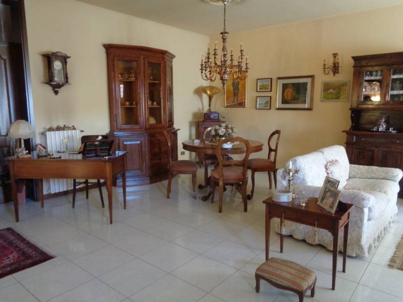 Vende casa indipendente con giardino a Capriolo