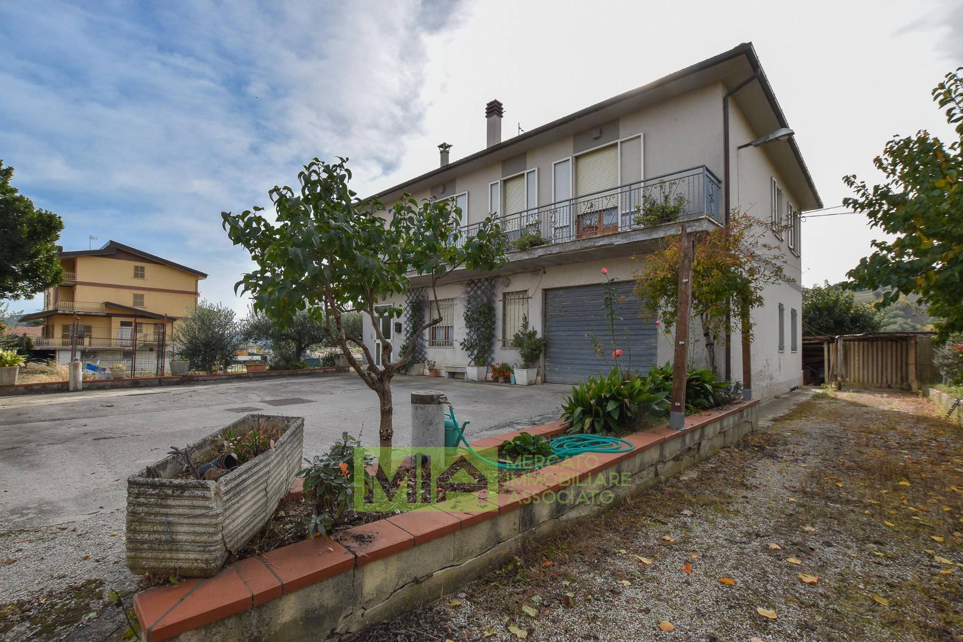 Casa singola in vendita a Santa Vittoria in Matenano