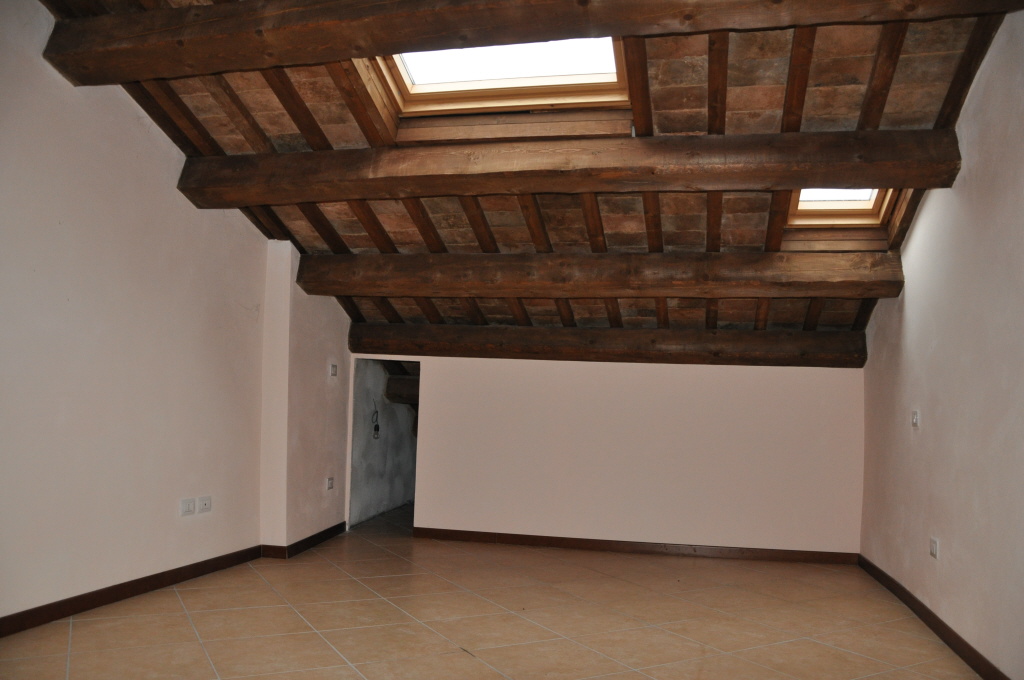 Appartamento in vendita a Comunanza, Centro