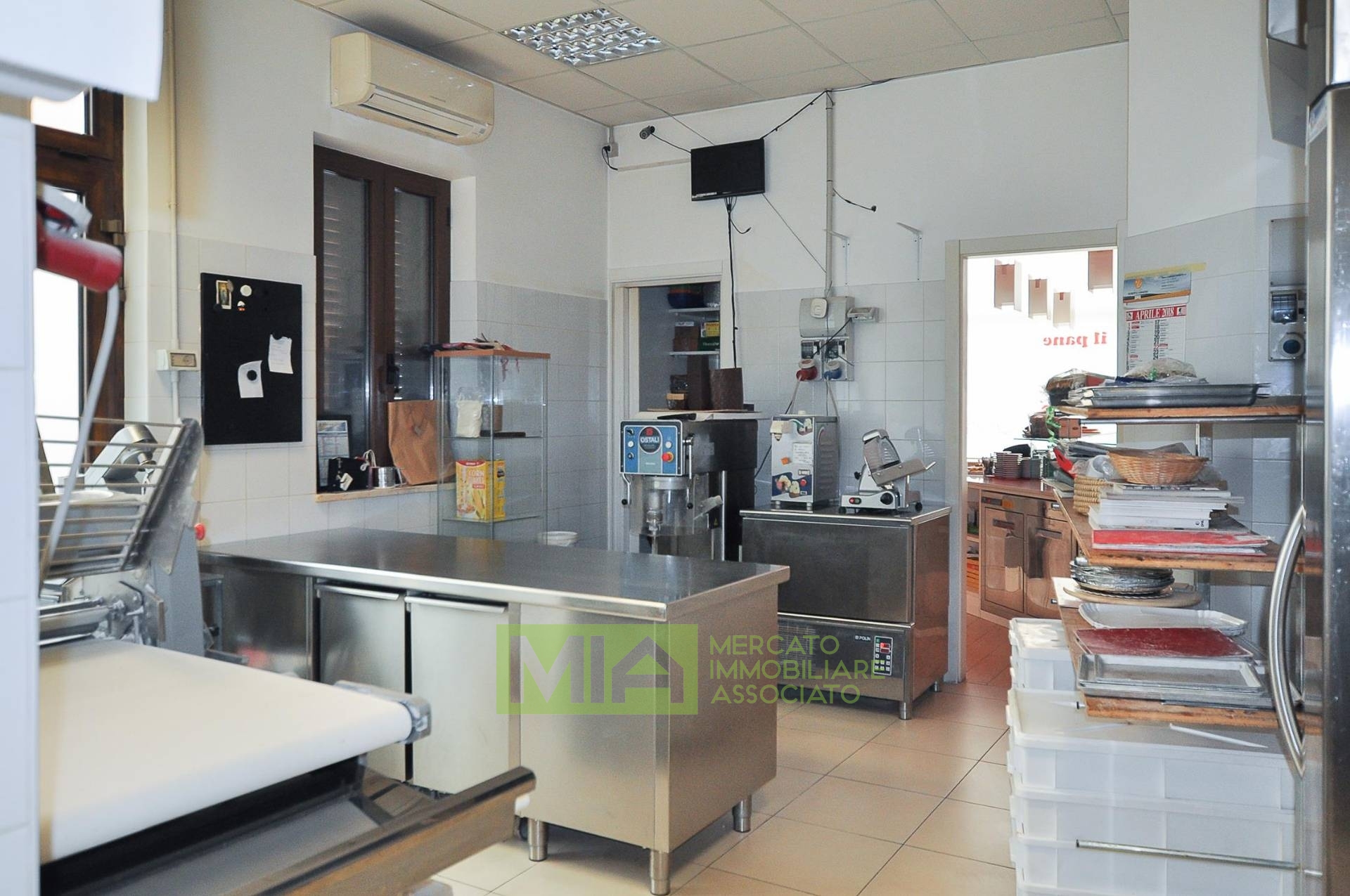 Attivit commerciale in vendita a Comunanza, Centro