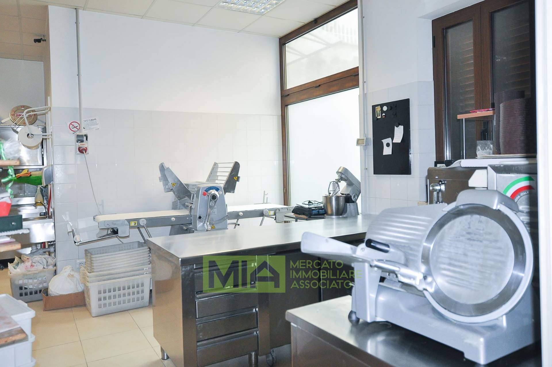 Attivit commerciale in vendita a Comunanza, Centro