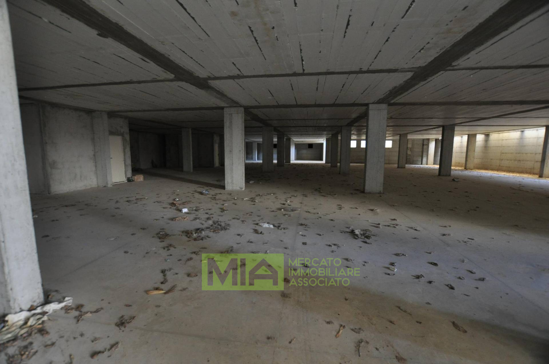 Locale commerciale in vendita a Petritoli, Periferia