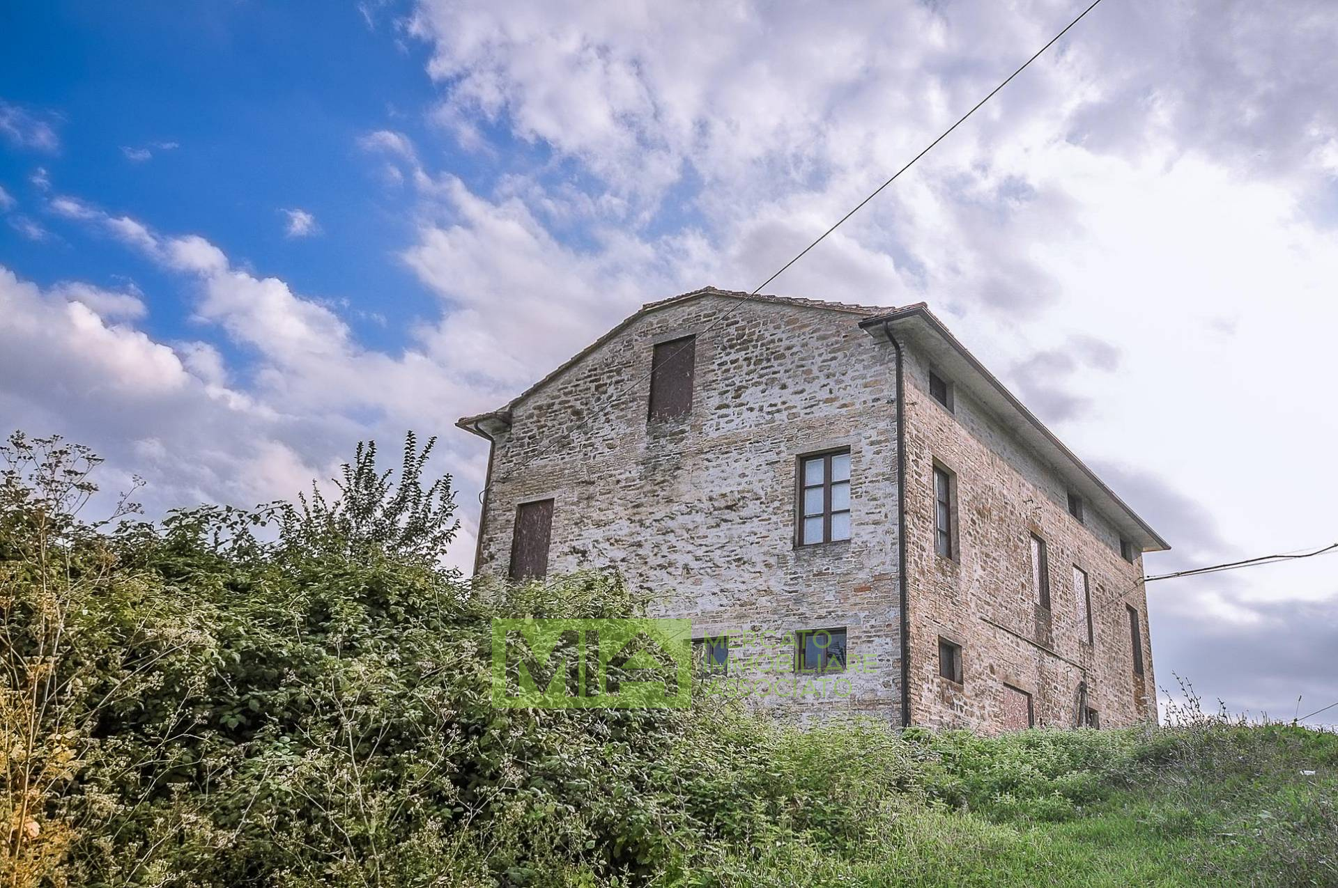 Casa colonica in vendita a Montelparo, Campagna
