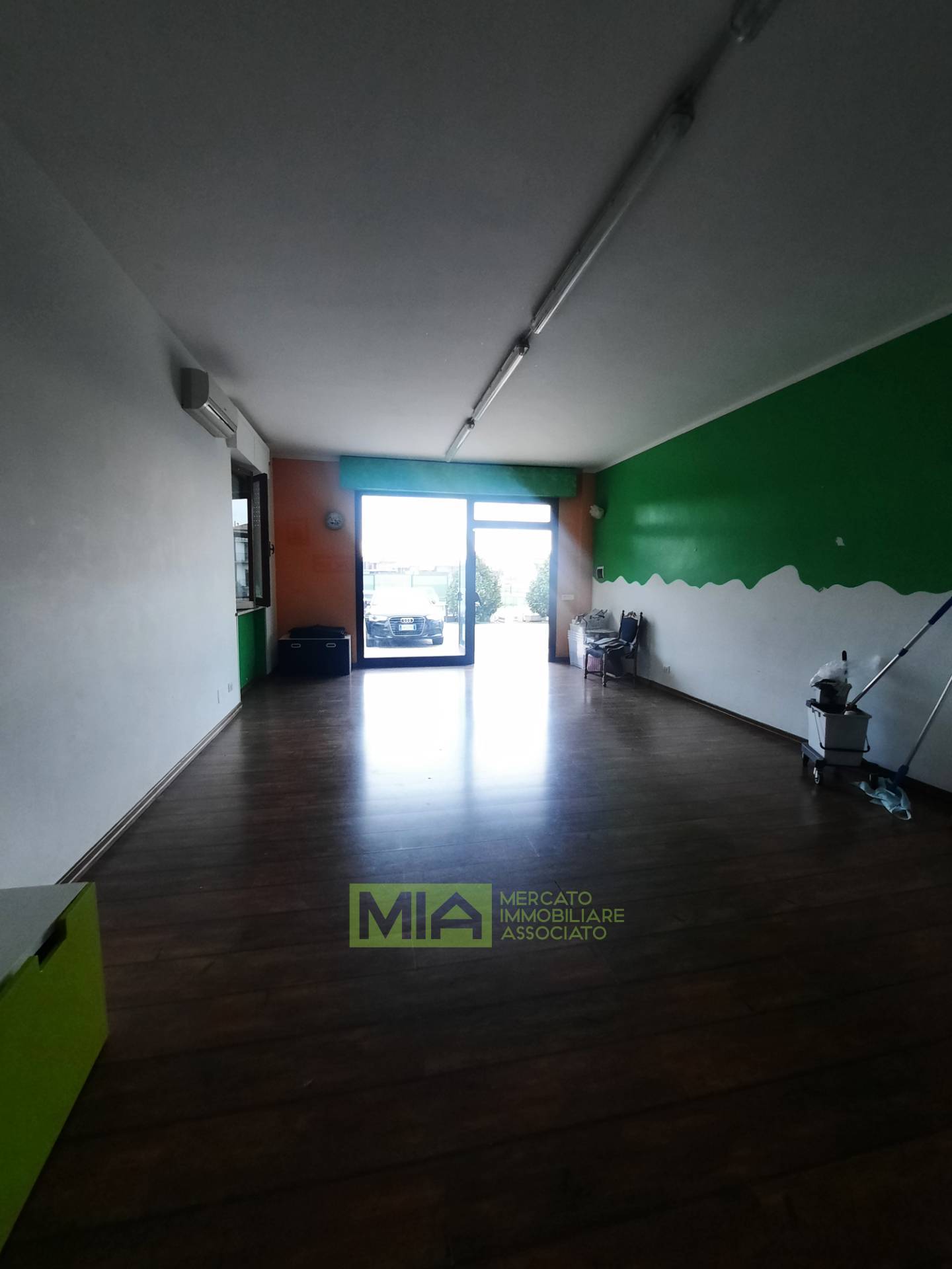 Locale commerciale in affitto a Altidona, Marina di Altidona