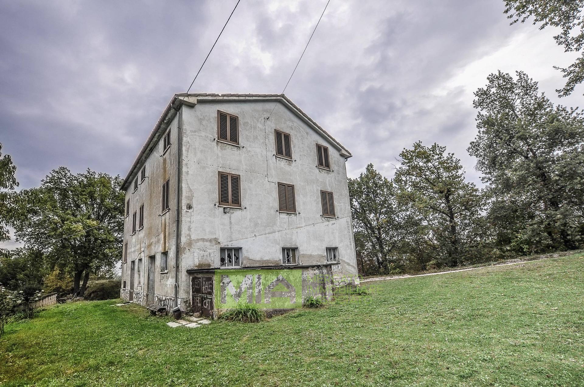 Casa colonica in vendita a Comunanza, Campagna