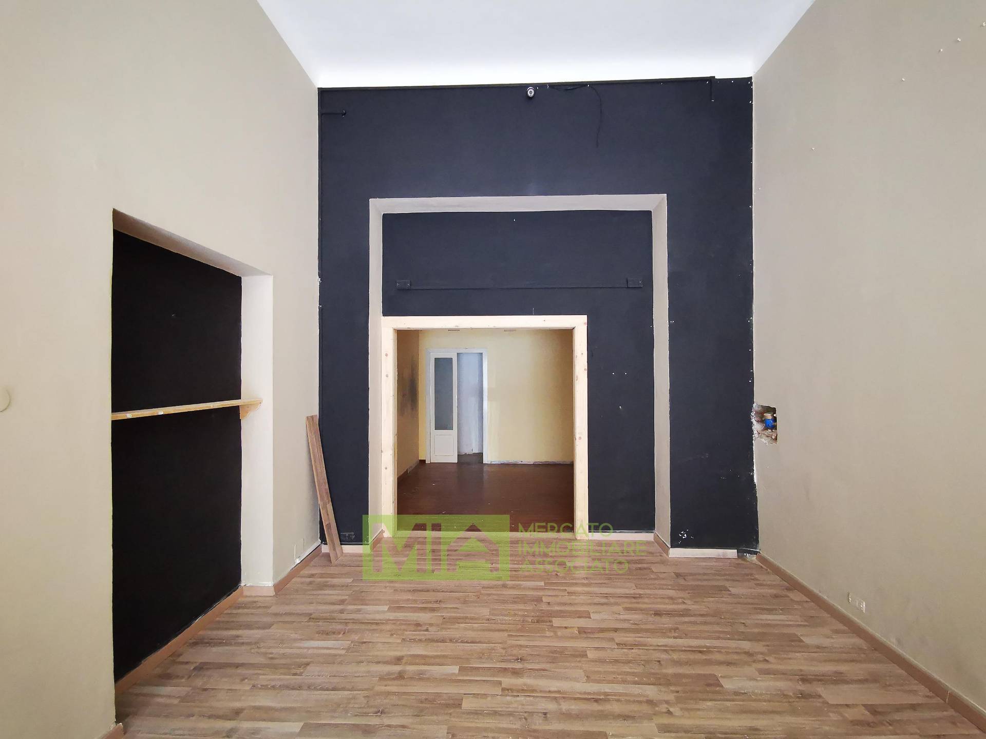 Locale commerciale in affitto a Comunanza