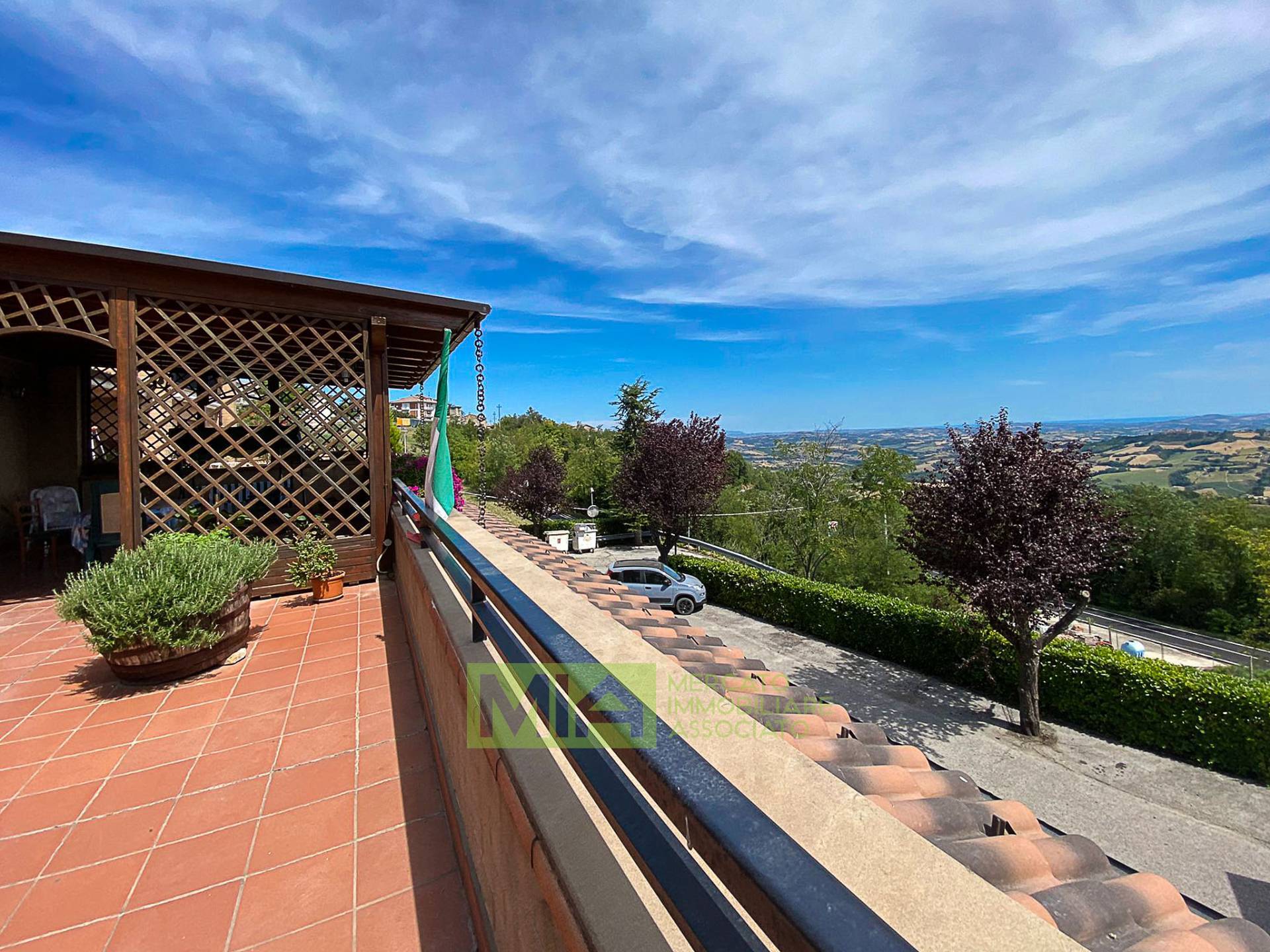 Villino a schiera in vendita a Santa Vittoria in Matenano, Campagna