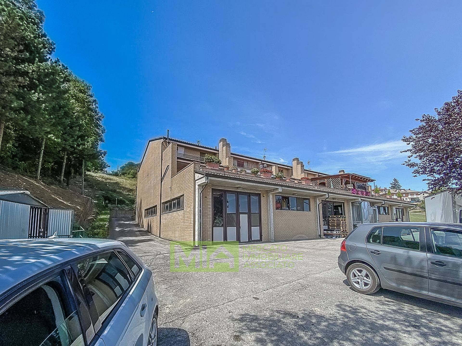 Villino a schiera in vendita a Santa Vittoria in Matenano, Campagna