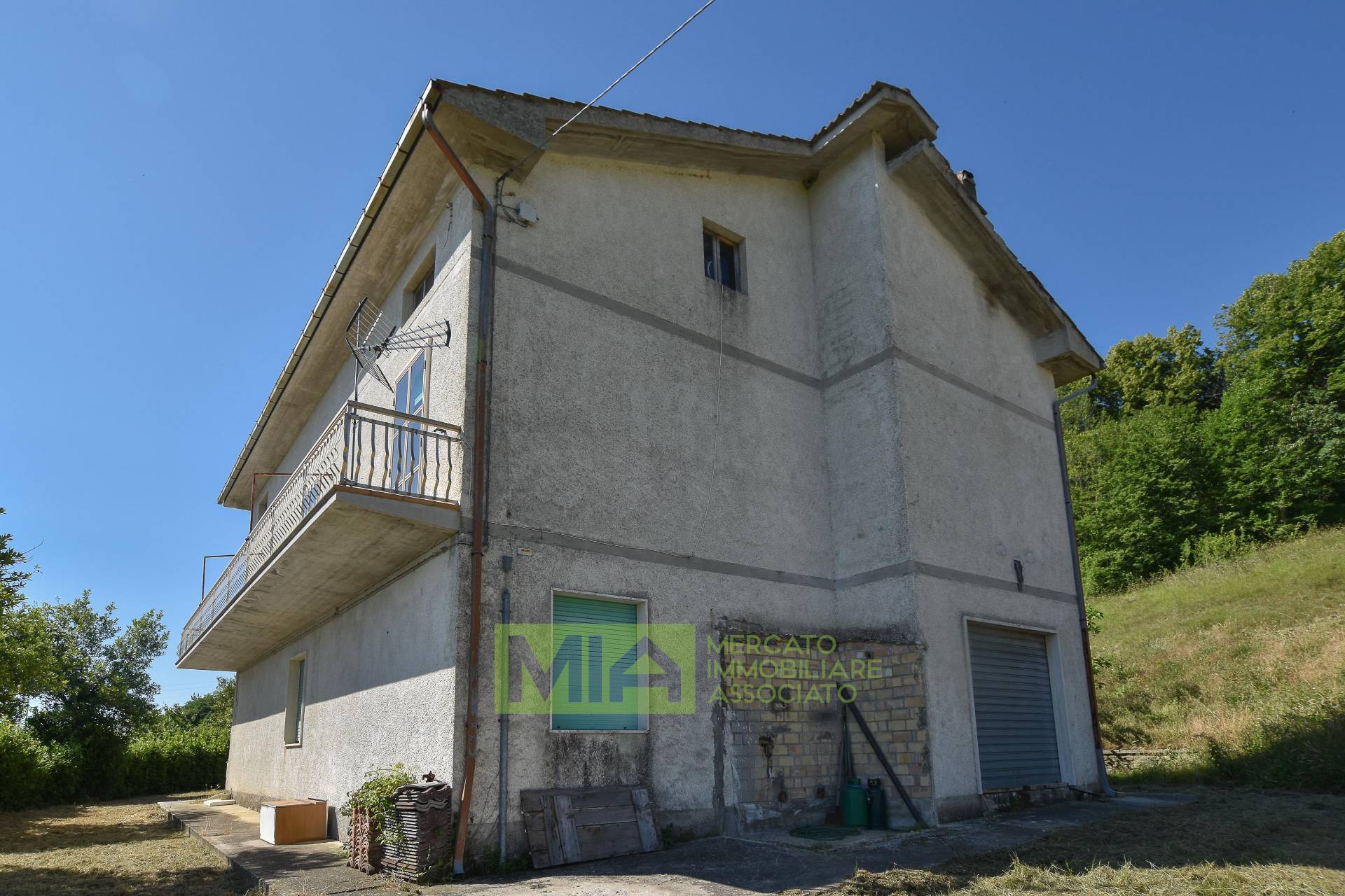 Casale in vendita a Montefalcone Appennino